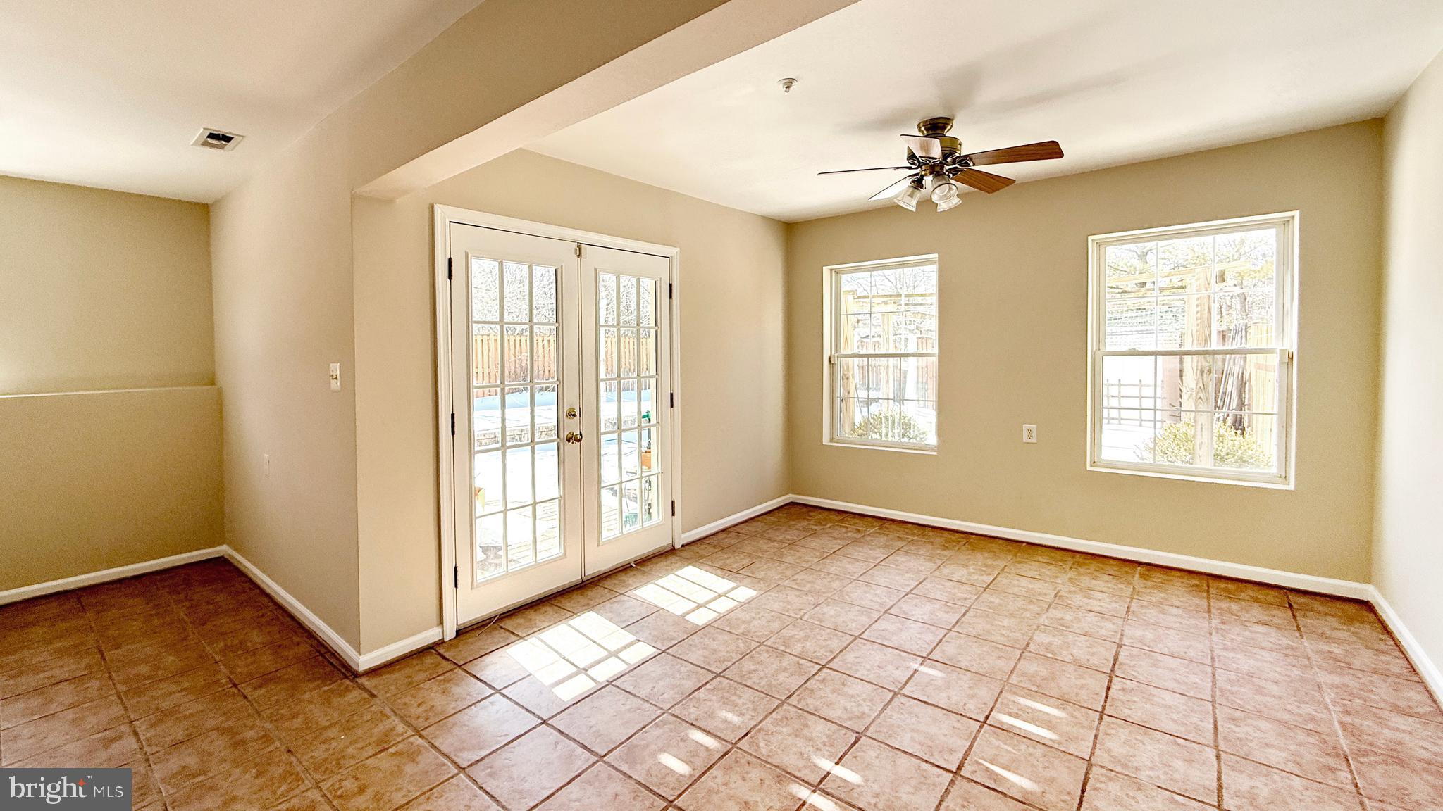 RIDGE COMMONS - Residential