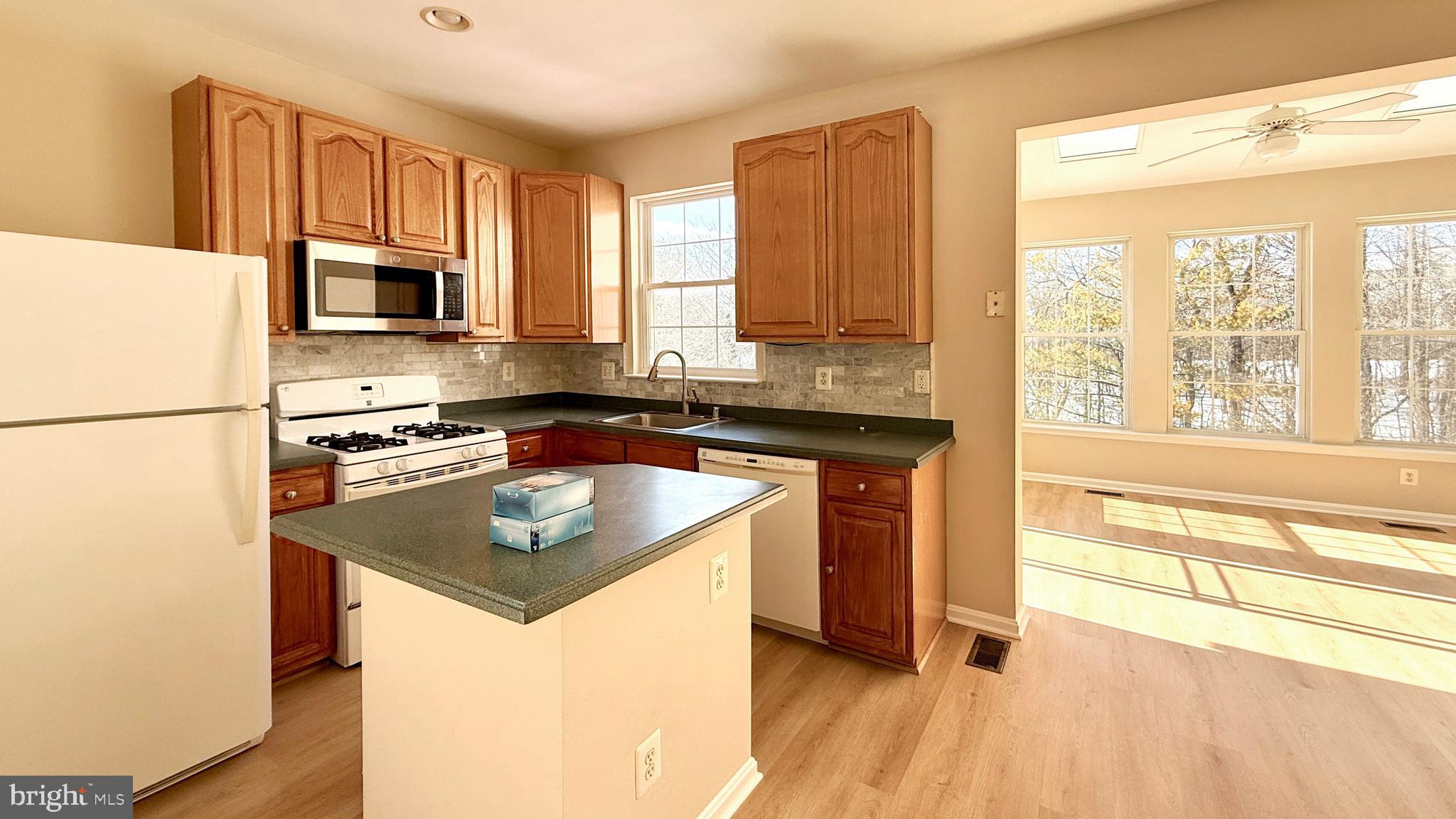 RIDGE COMMONS - Residential