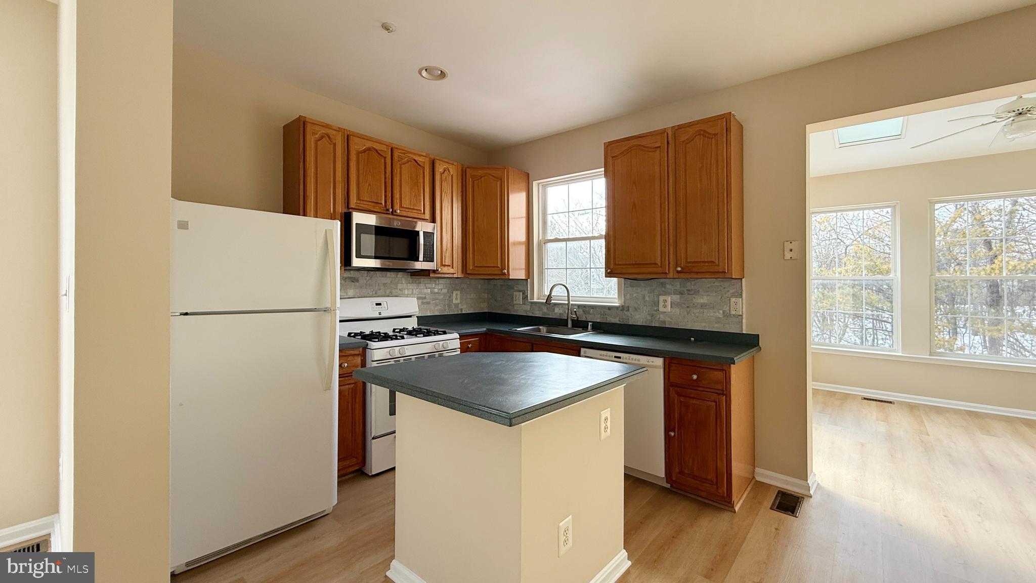 RIDGE COMMONS - Residential