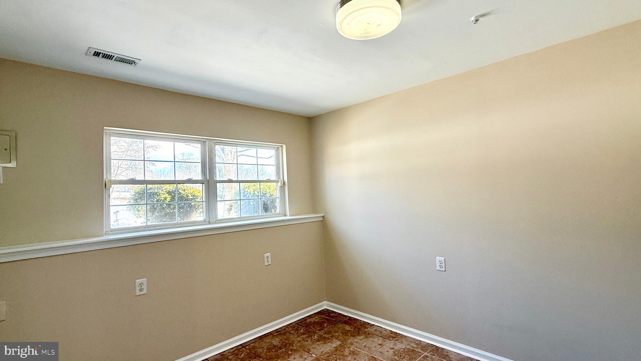 RIDGE COMMONS - Residential