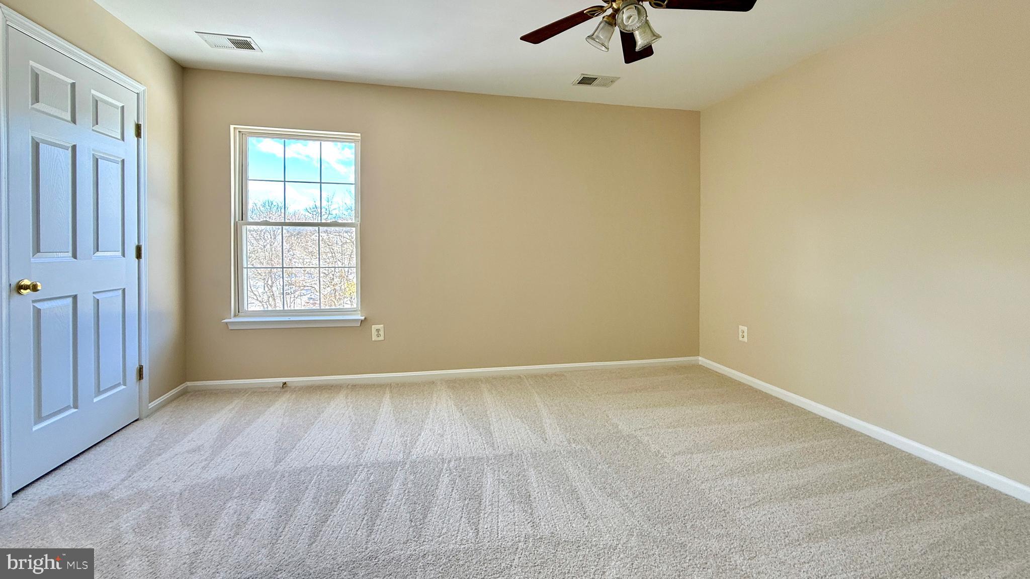 RIDGE COMMONS - Residential