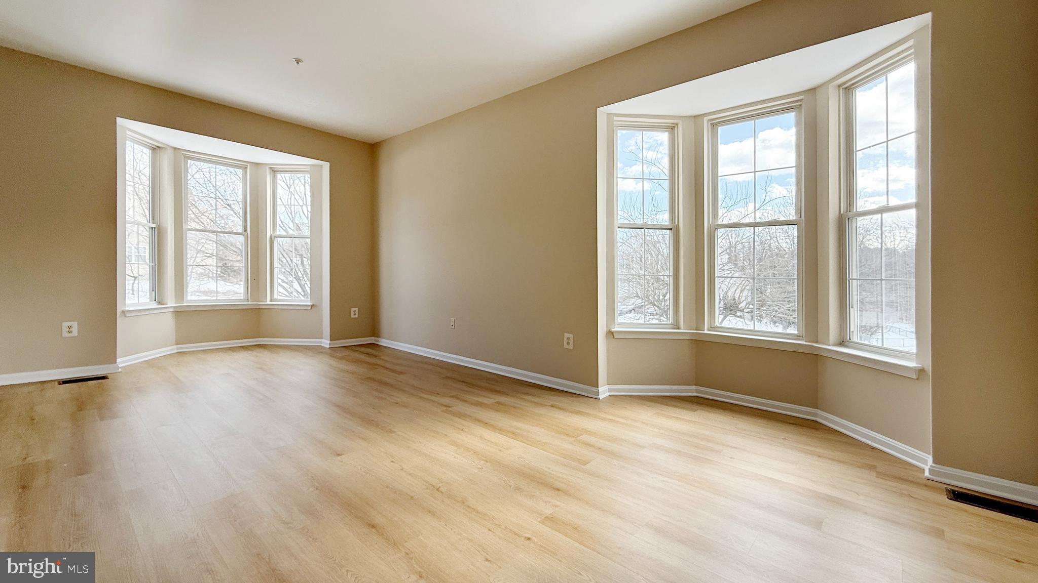 RIDGE COMMONS - Residential