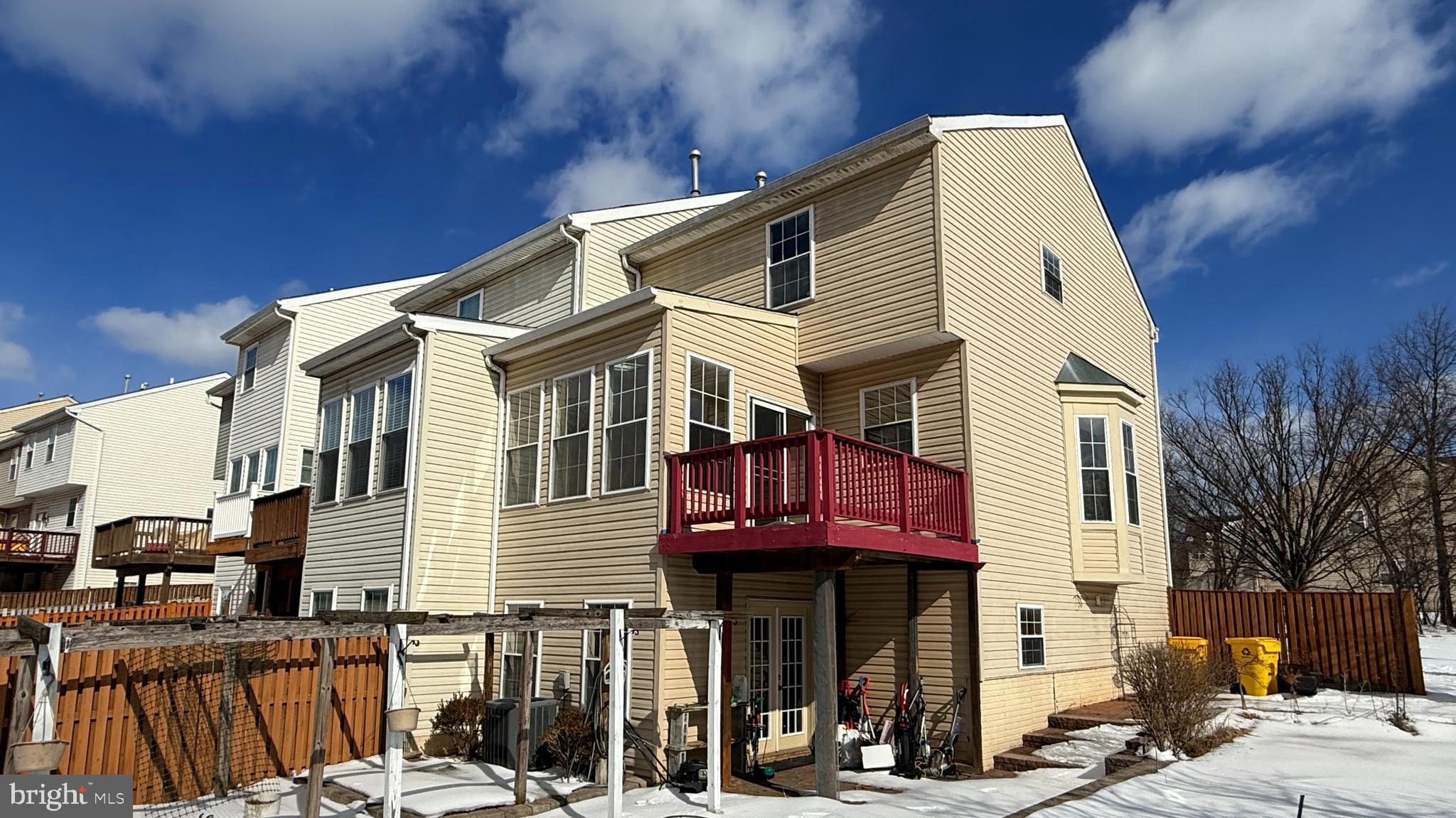 RIDGE COMMONS - Residential