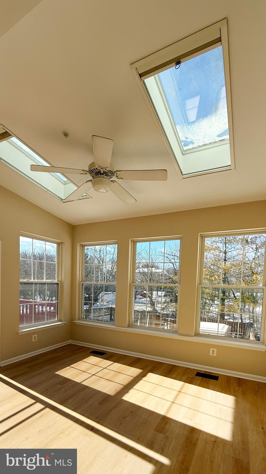 RIDGE COMMONS - Residential