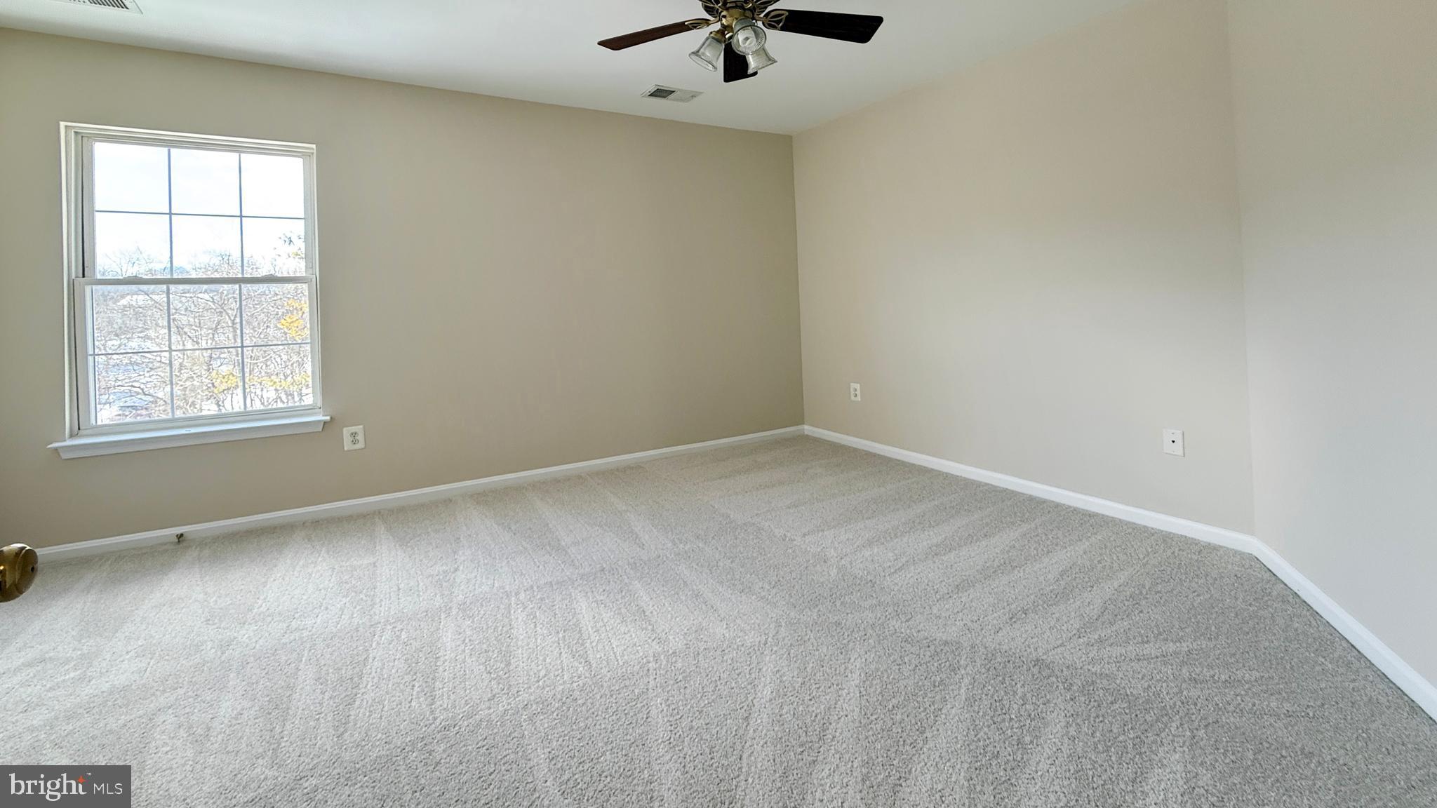 RIDGE COMMONS - Residential