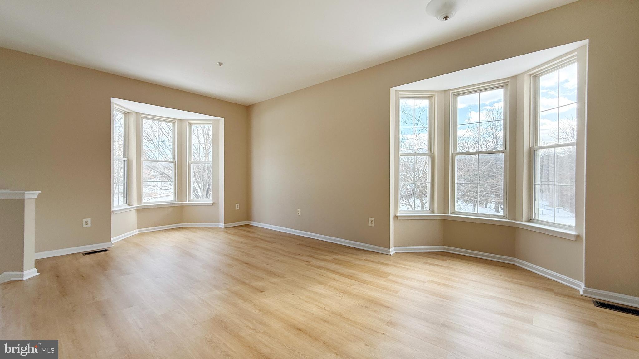 RIDGE COMMONS - Residential