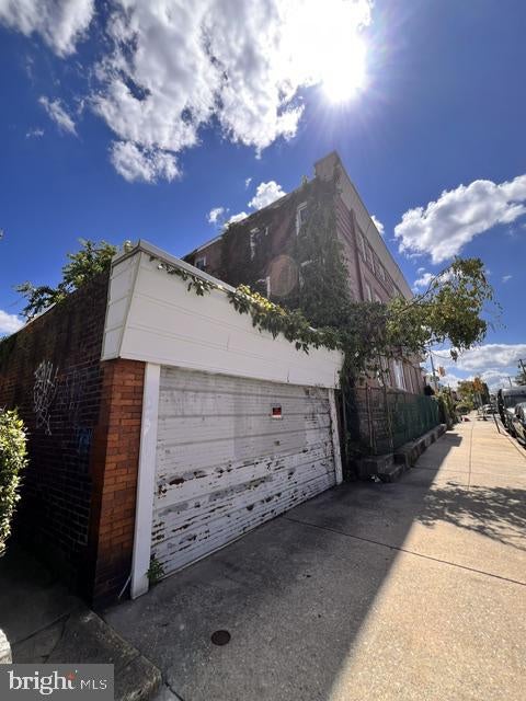 6047 & 6049 CHESTNUT STREET