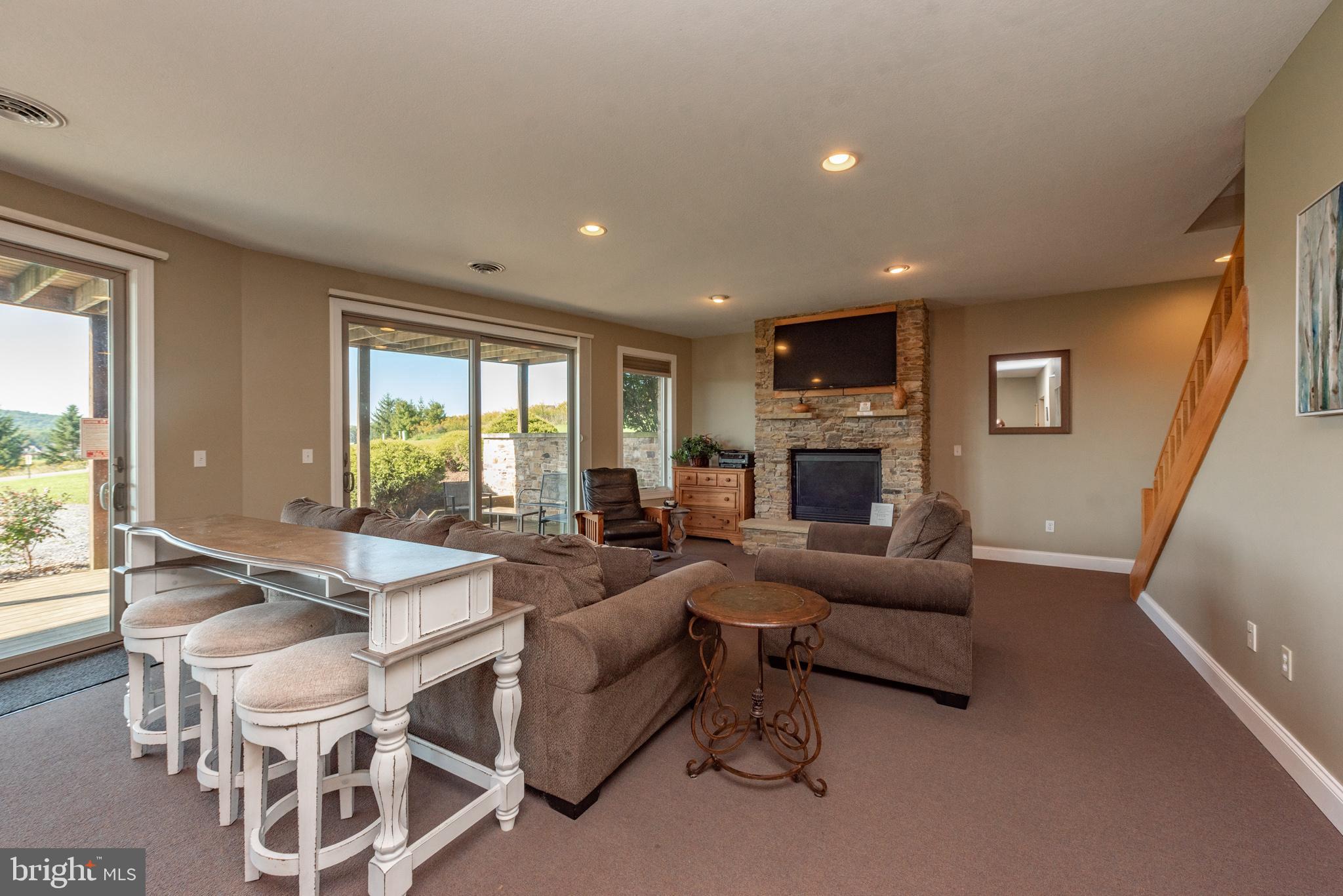 WATERFRONT GREENS - Residential