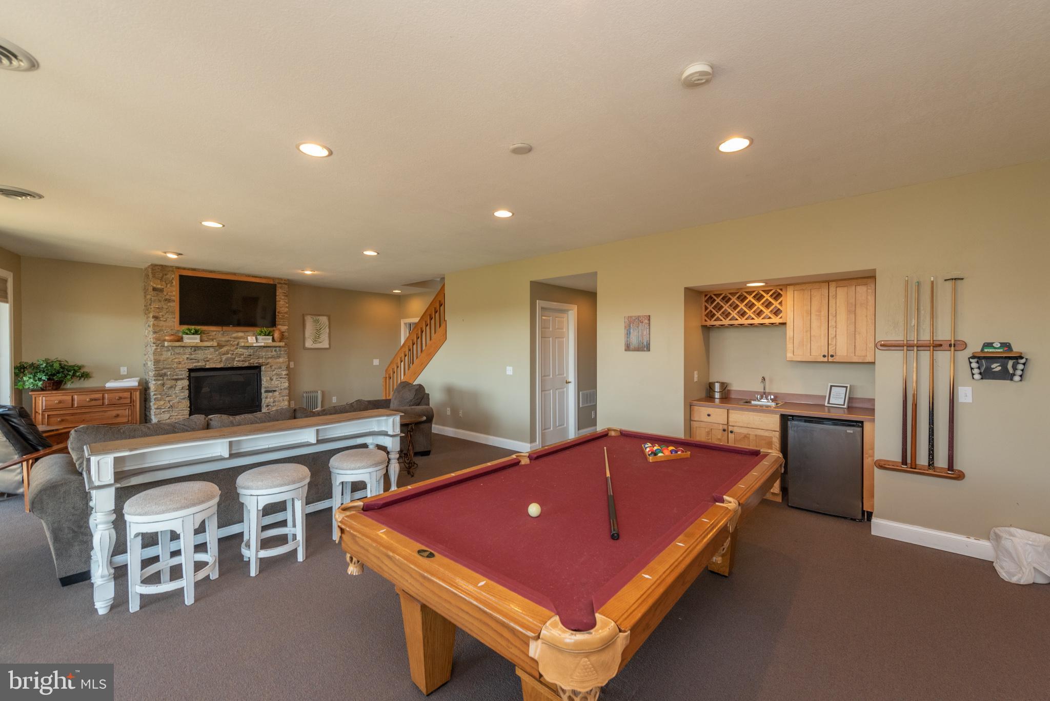 WATERFRONT GREENS - Residential