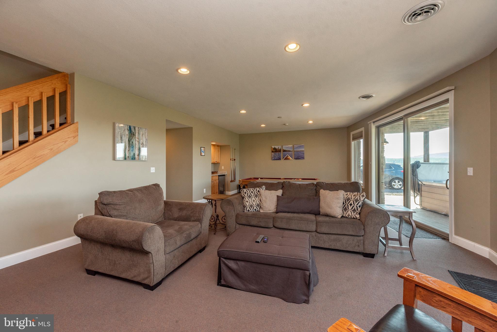 WATERFRONT GREENS - Residential