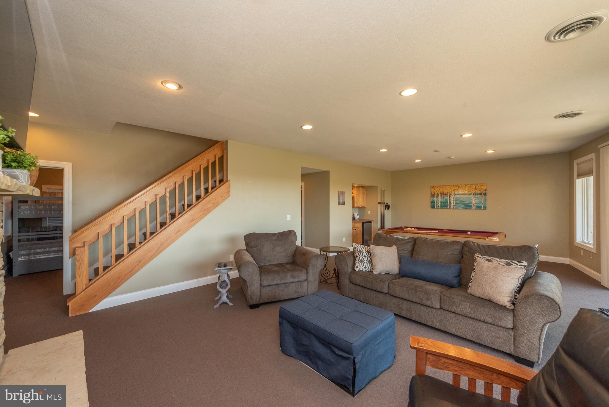 WATERFRONT GREENS - Residential