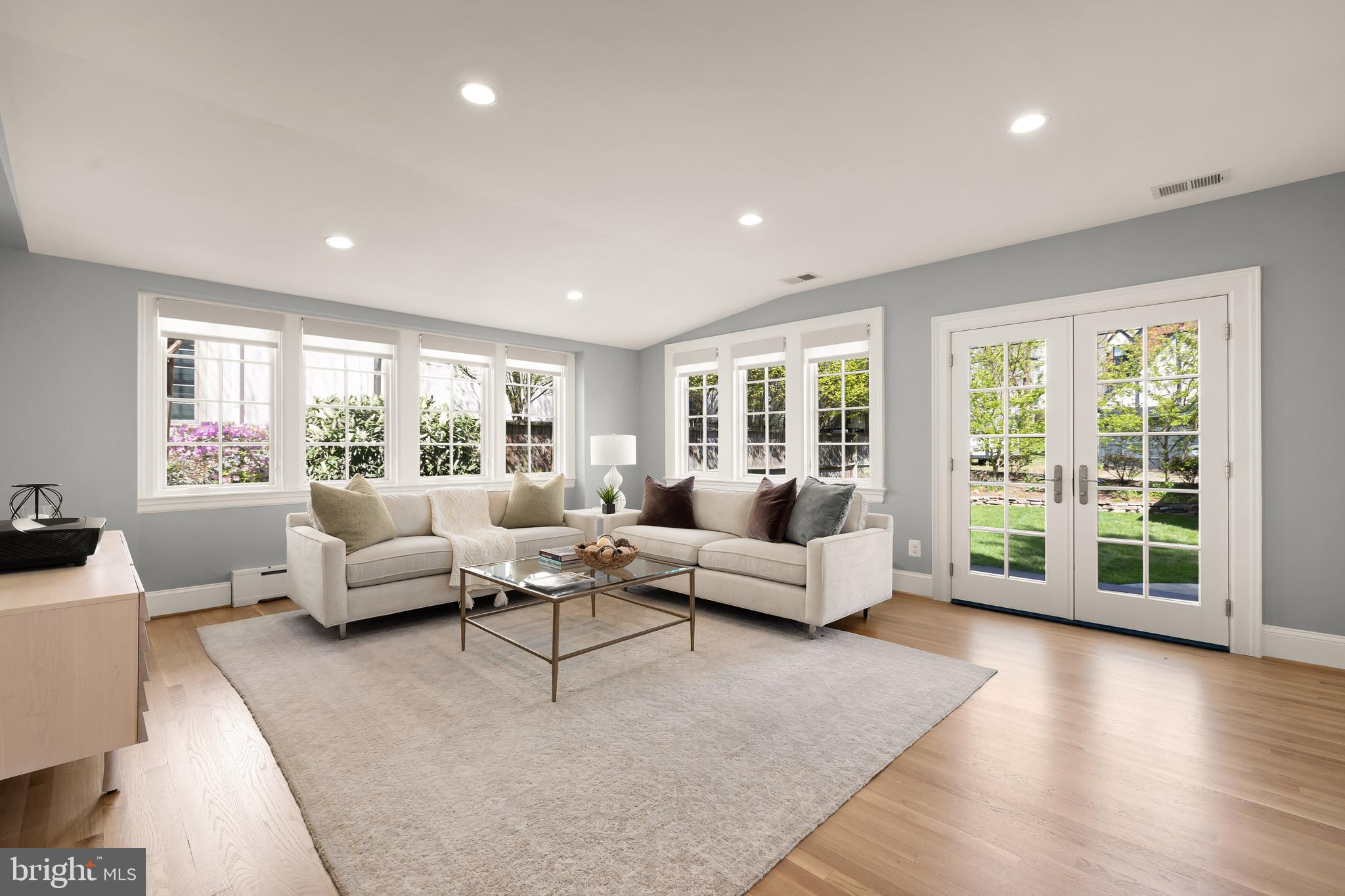 CHEVY CHASE VILLAGE - Residential