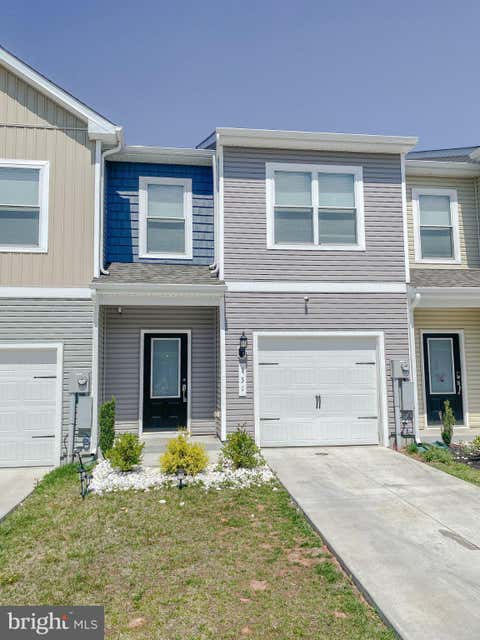 Townhouse For Rent - 131 Cramsford Street<br/> FALLING WATERS, WV 25419