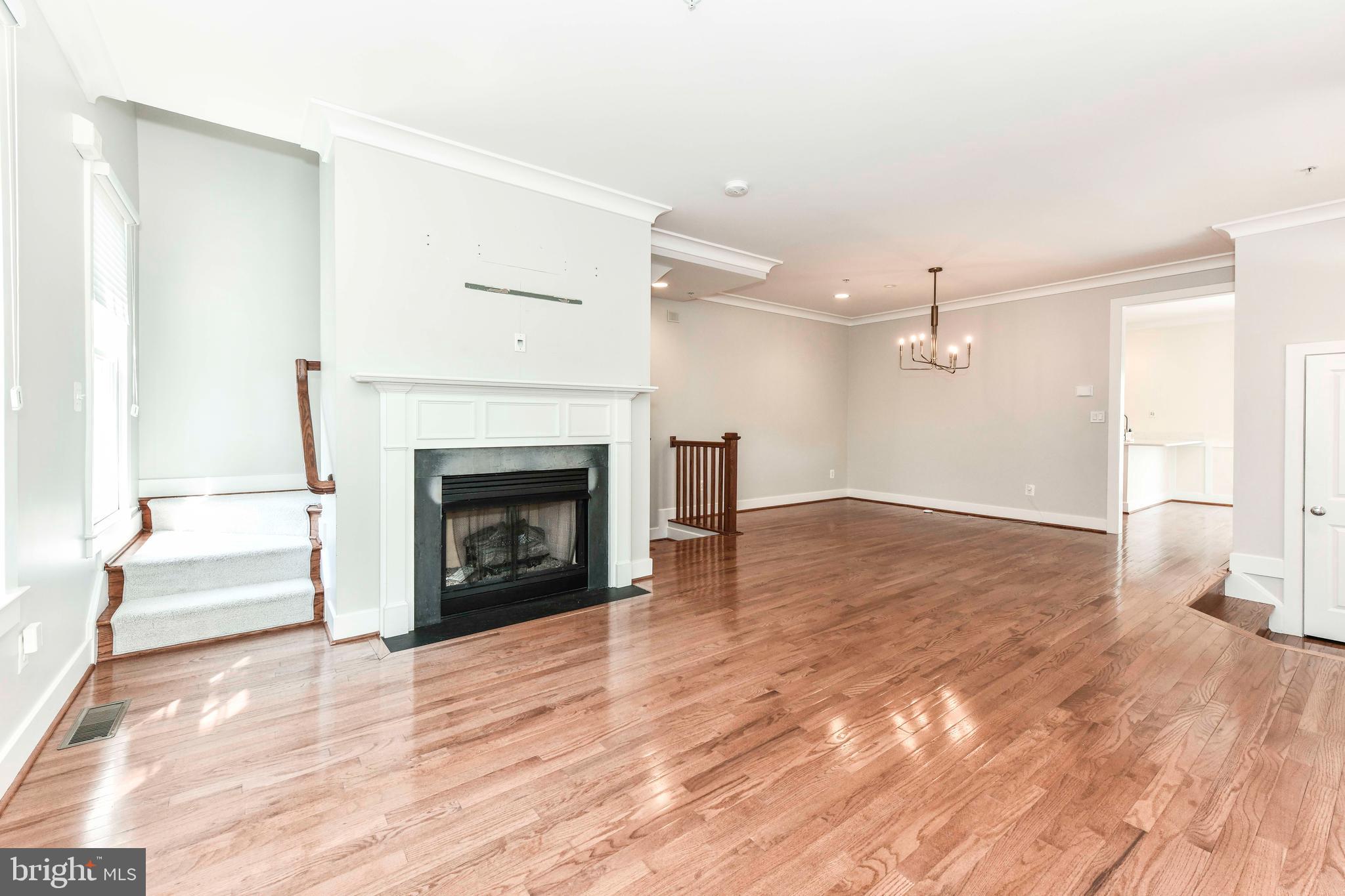 CLARENDON CENTER - Residential Lease