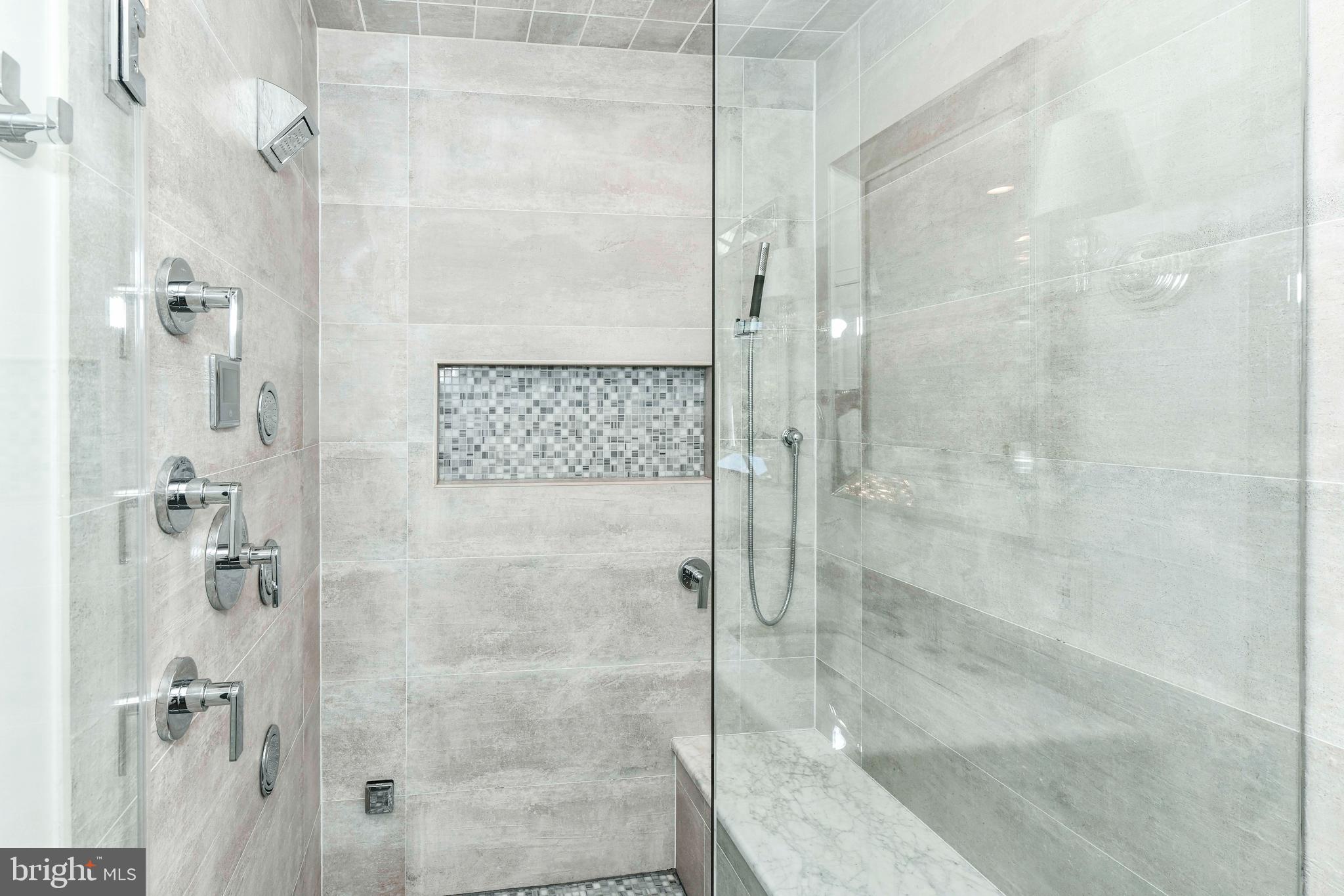 CLARENDON CENTER - Residential Lease