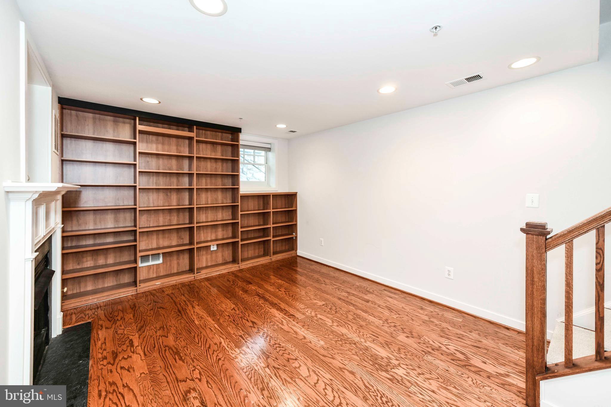 CLARENDON CENTER - Residential Lease