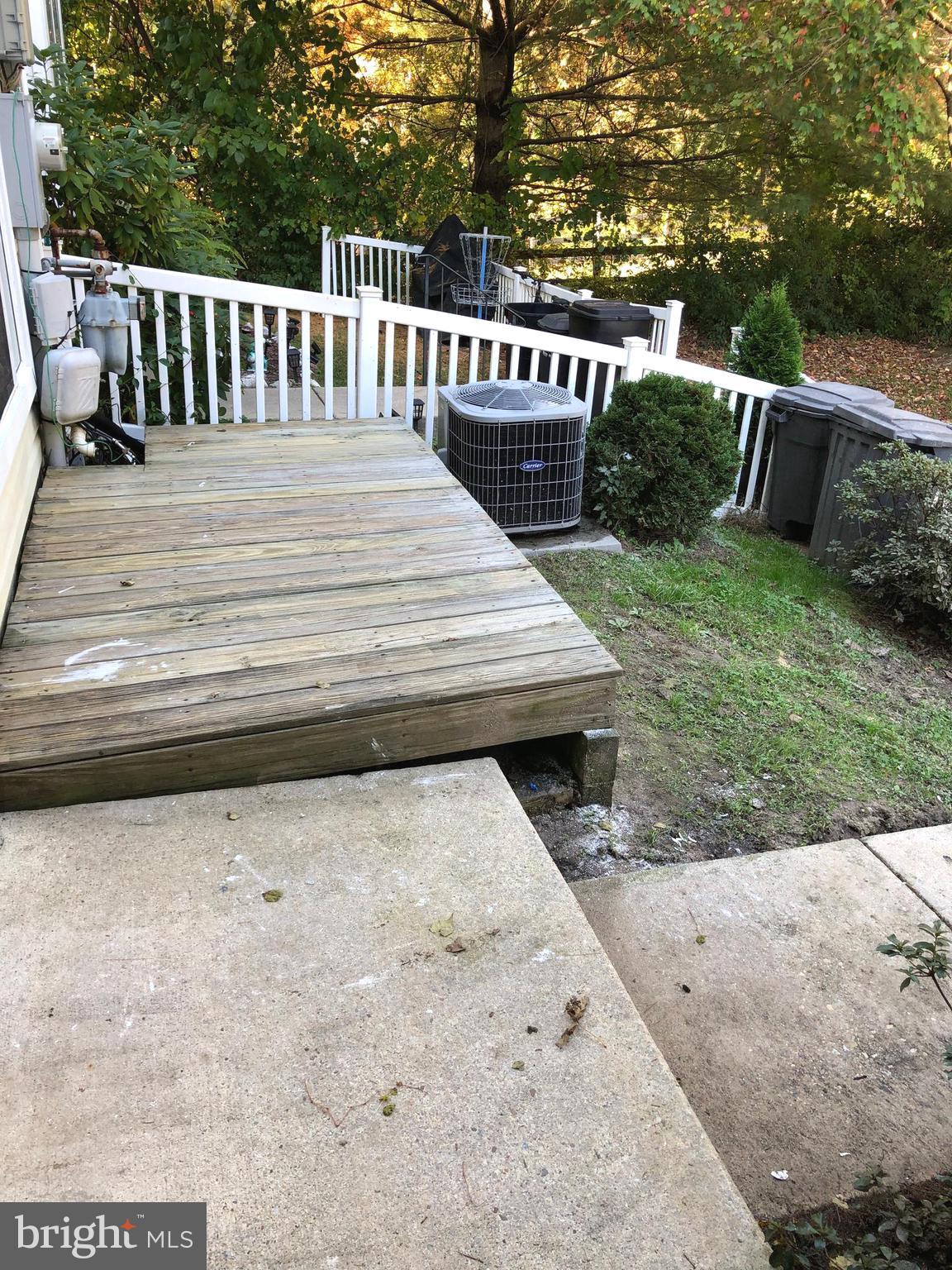 CLOVERLEAF COMMONS - Residential