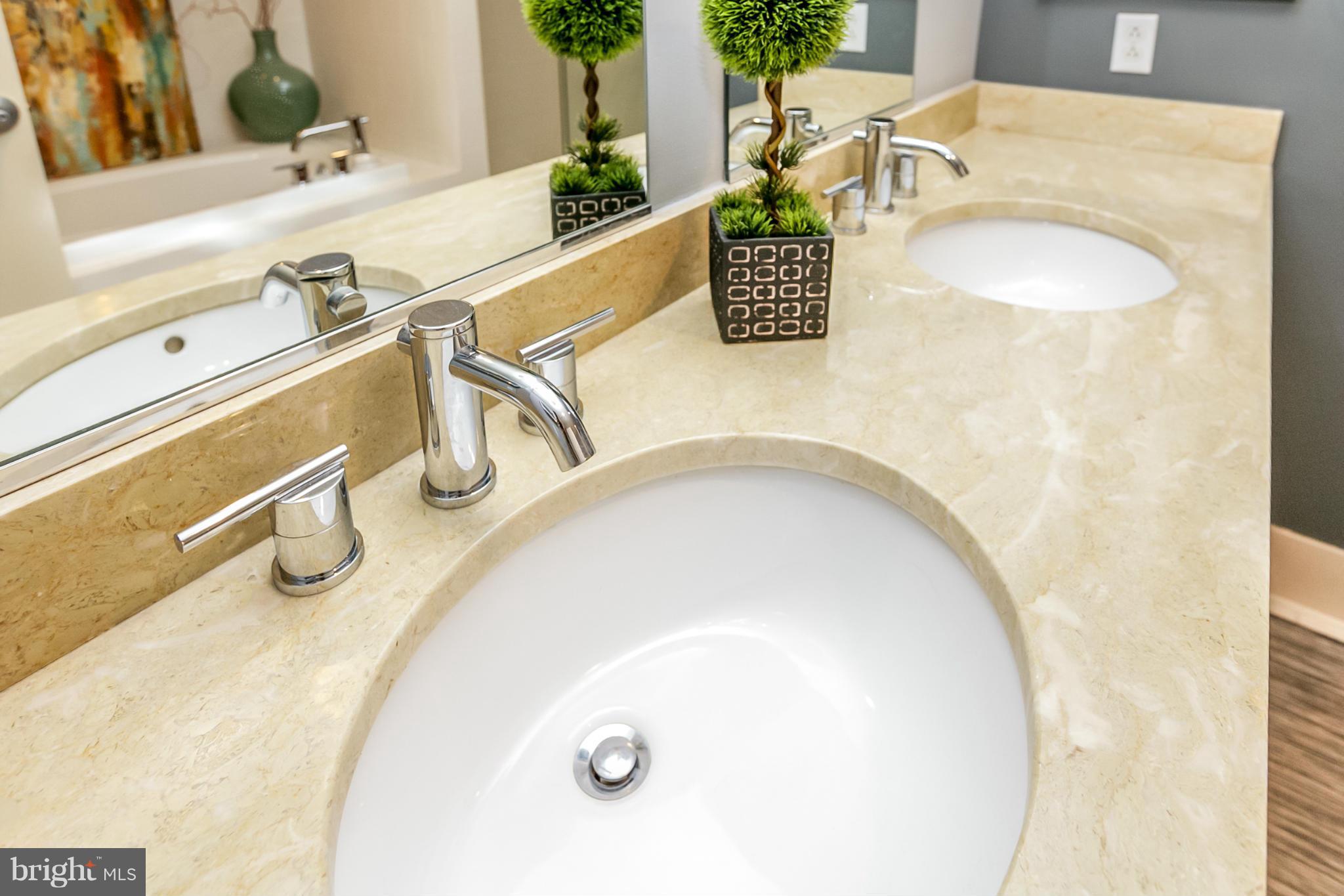 LOCUST POINT - Residential