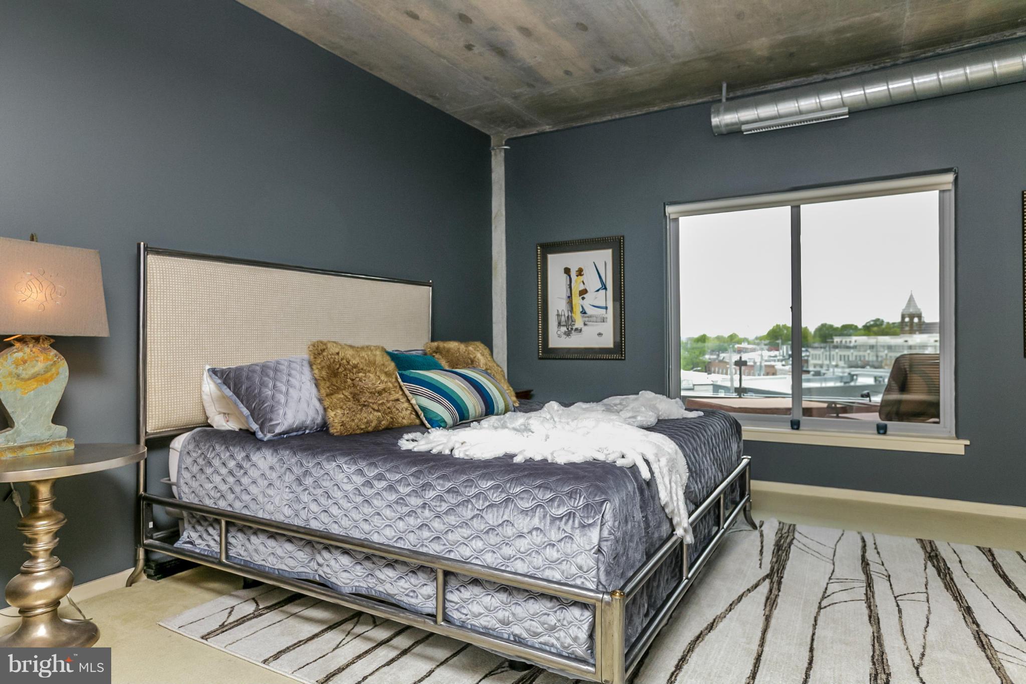 LOCUST POINT - Residential