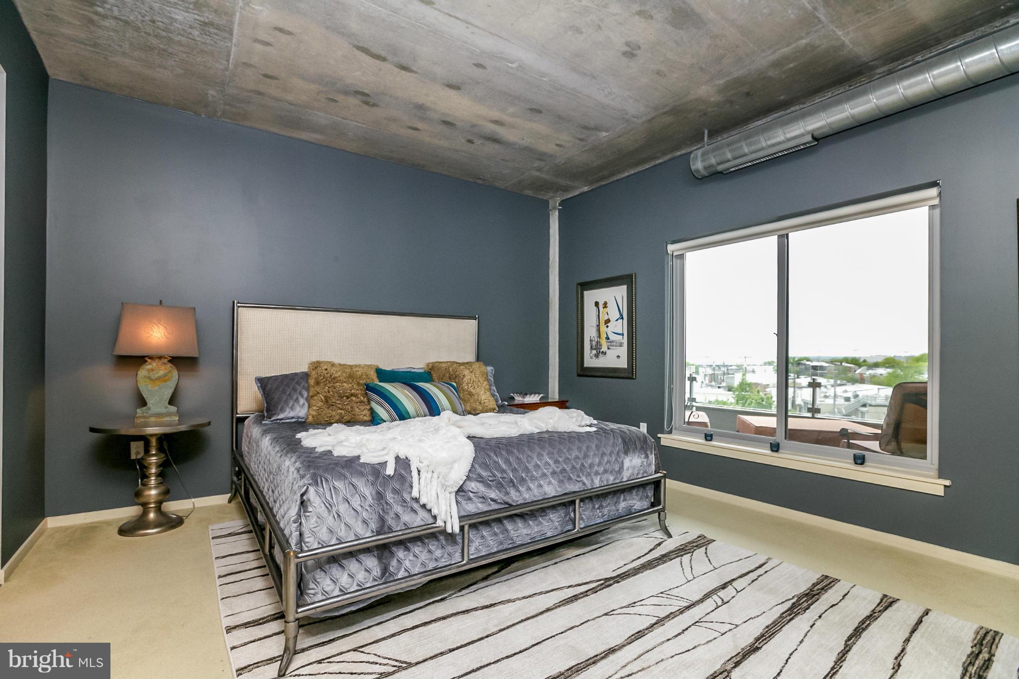 LOCUST POINT - Residential