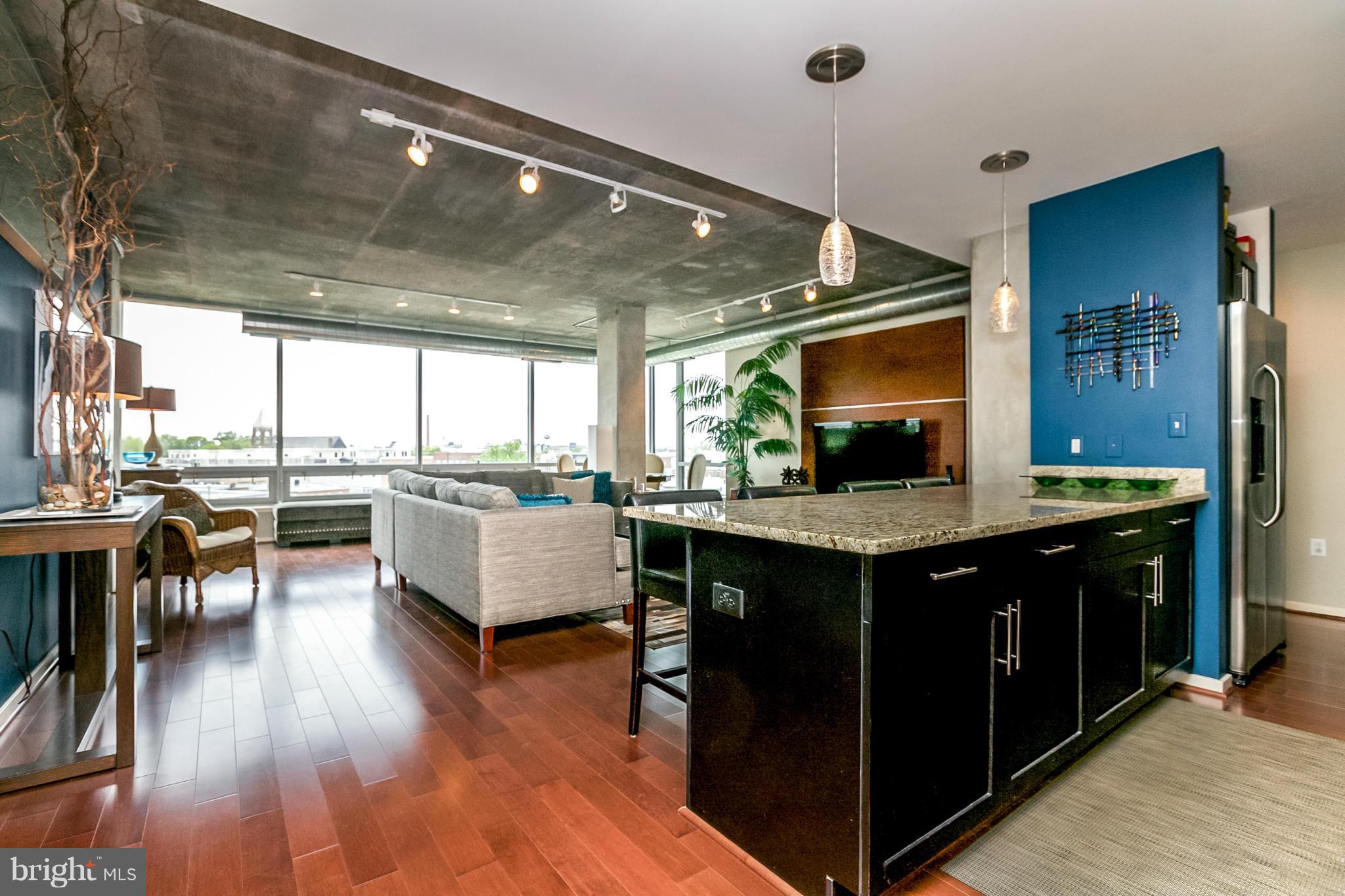 LOCUST POINT - Residential