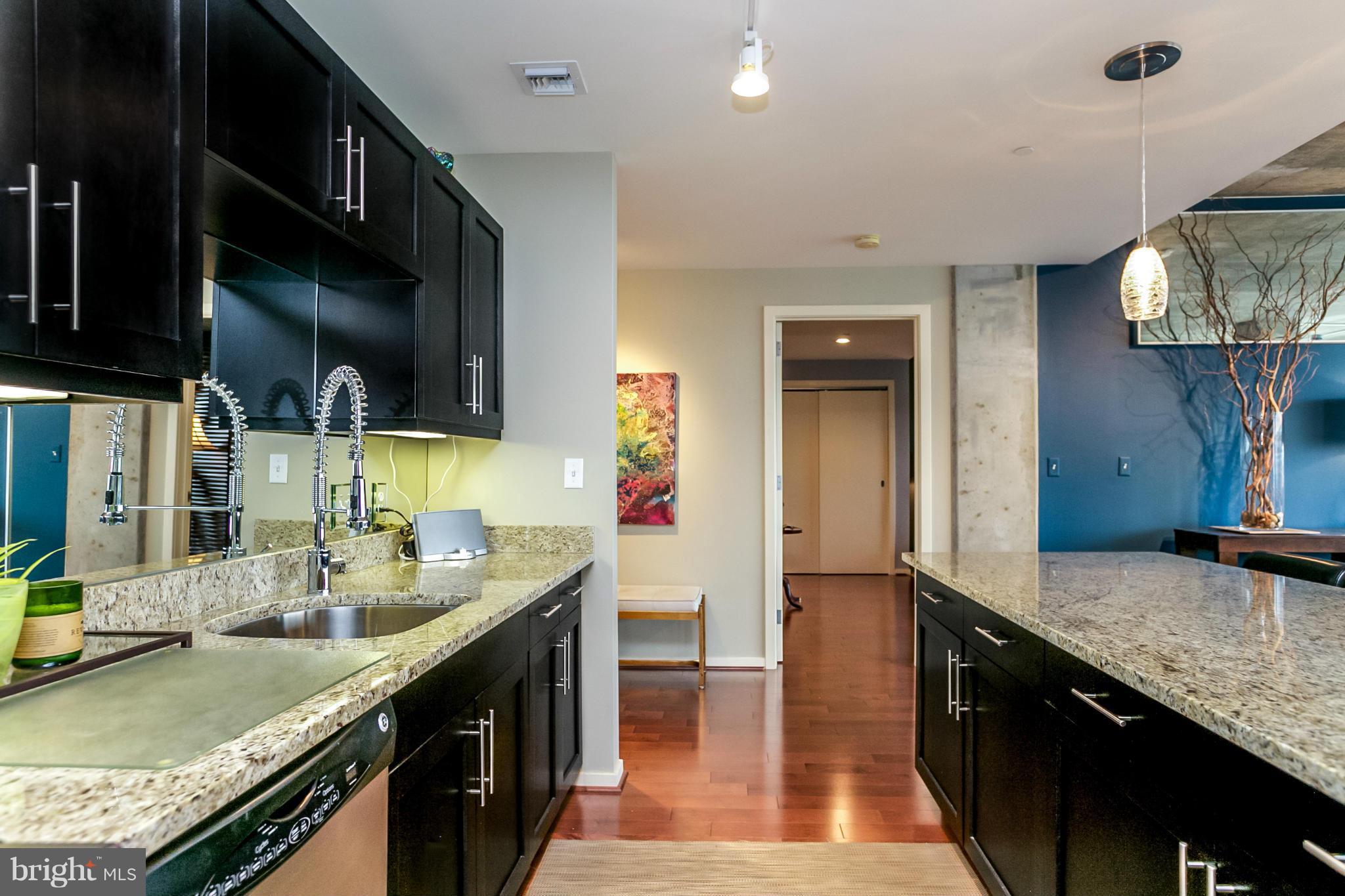 LOCUST POINT - Residential