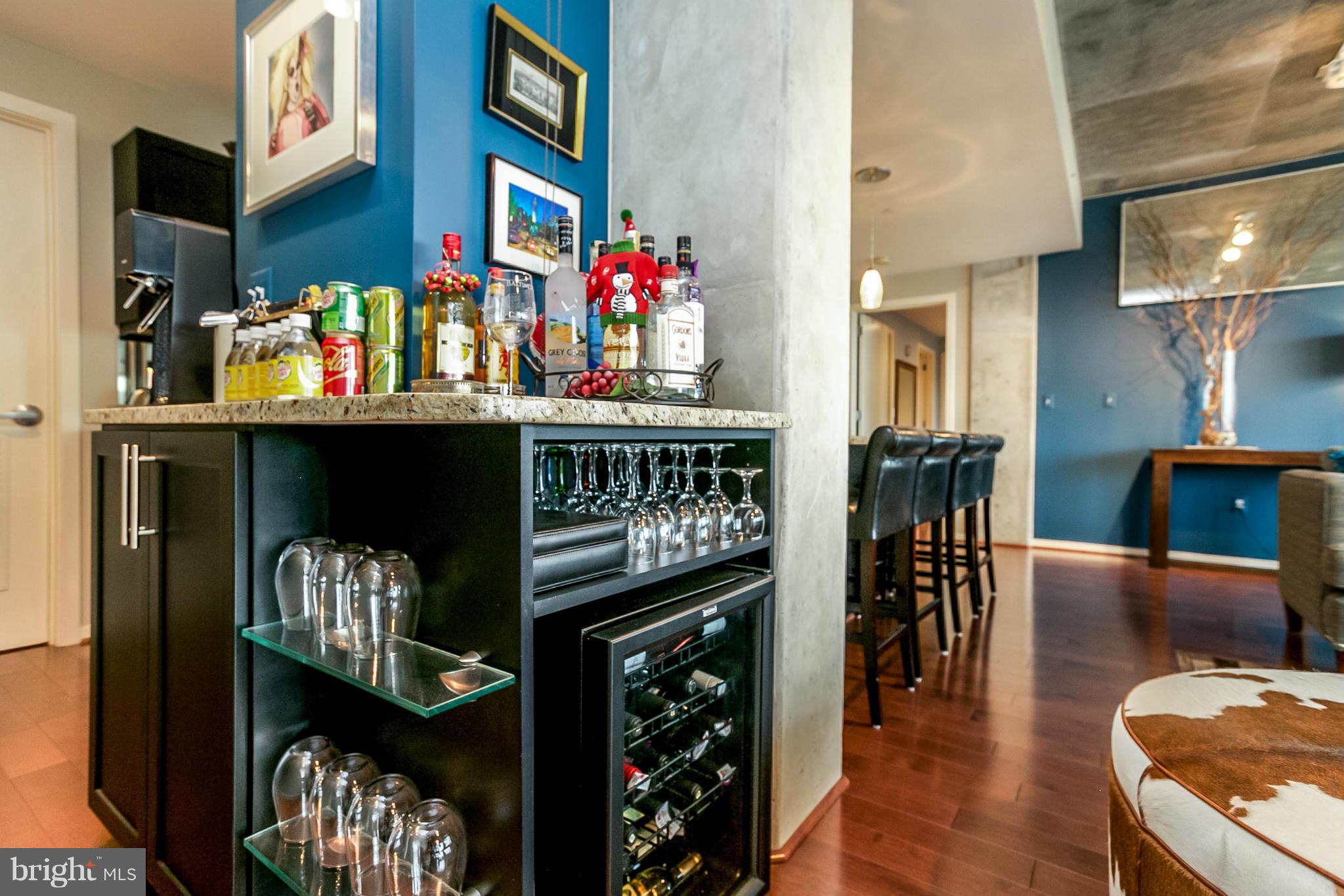 LOCUST POINT - Residential