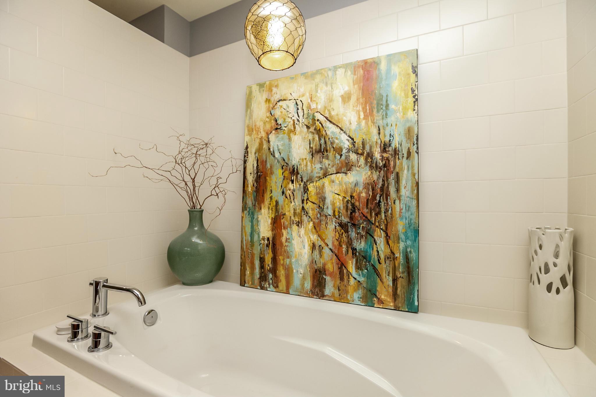 LOCUST POINT - Residential