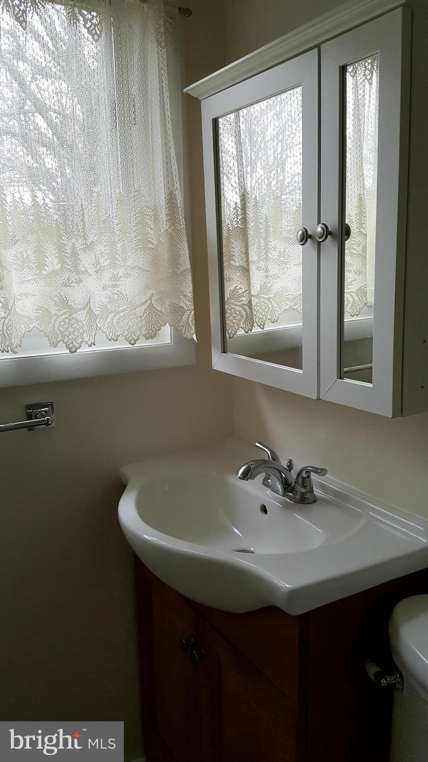 DUNN LORING WOODS - Residential Lease