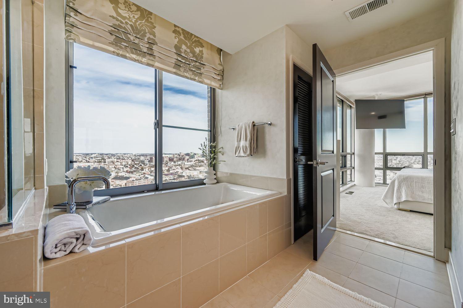 HARBOR EAST - Residential