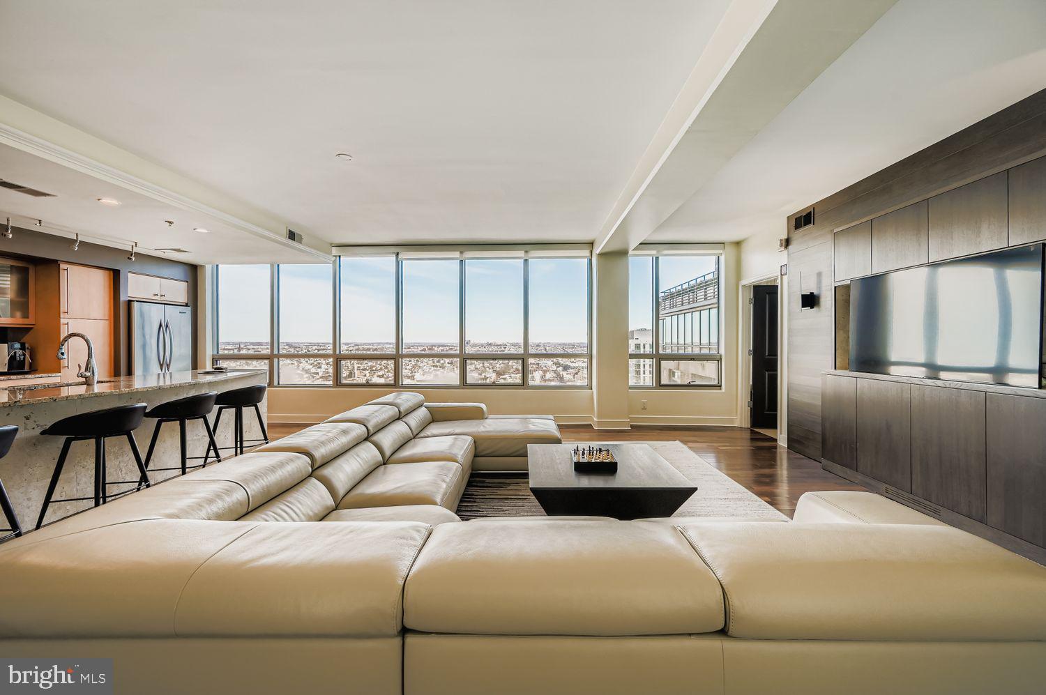 HARBOR EAST - Residential