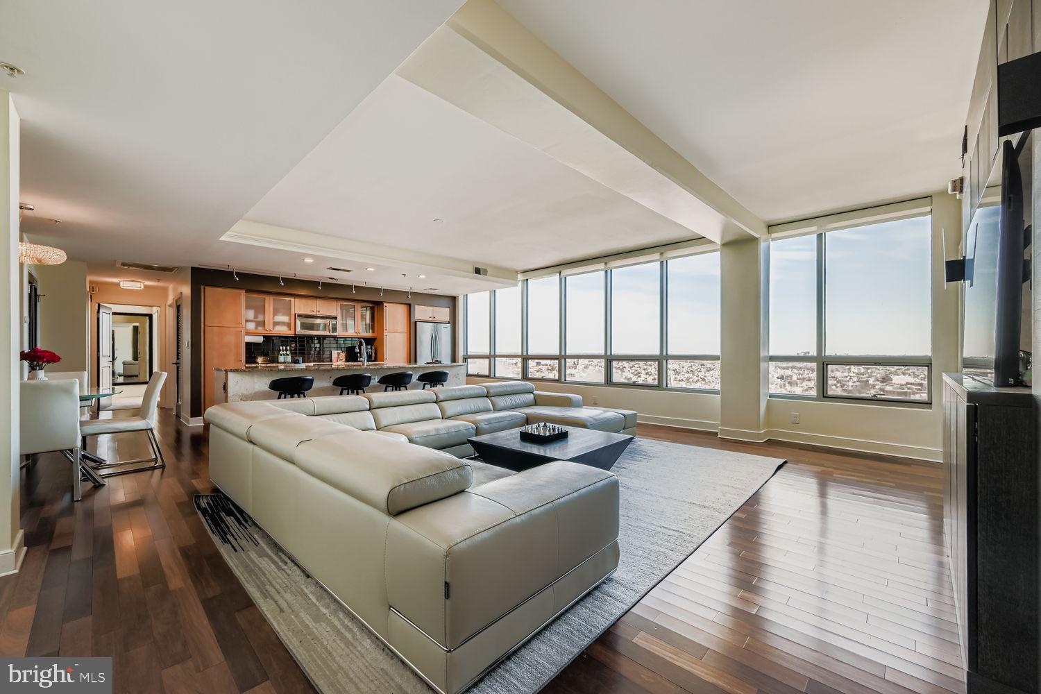 HARBOR EAST - Residential