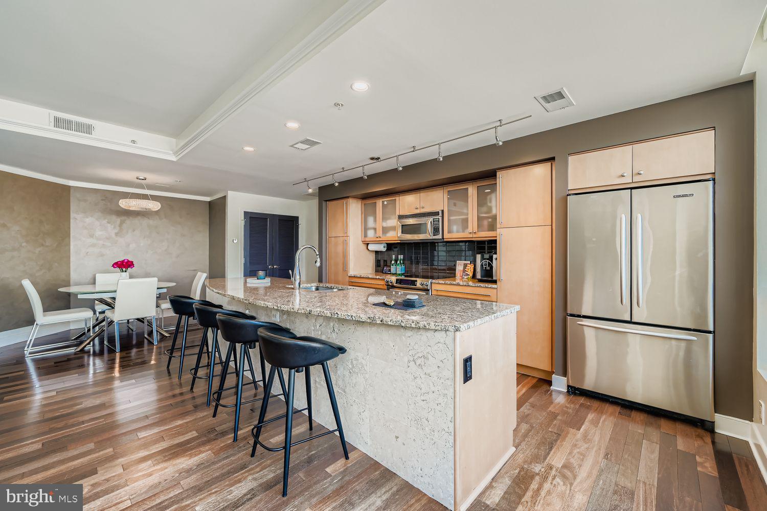 HARBOR EAST - Residential