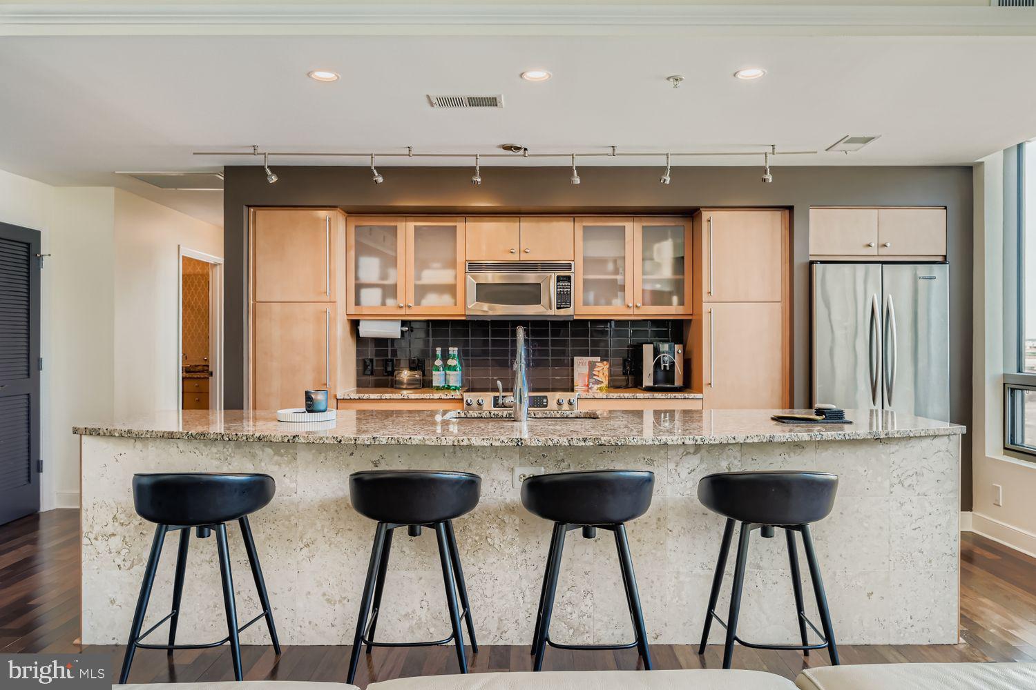 HARBOR EAST - Residential