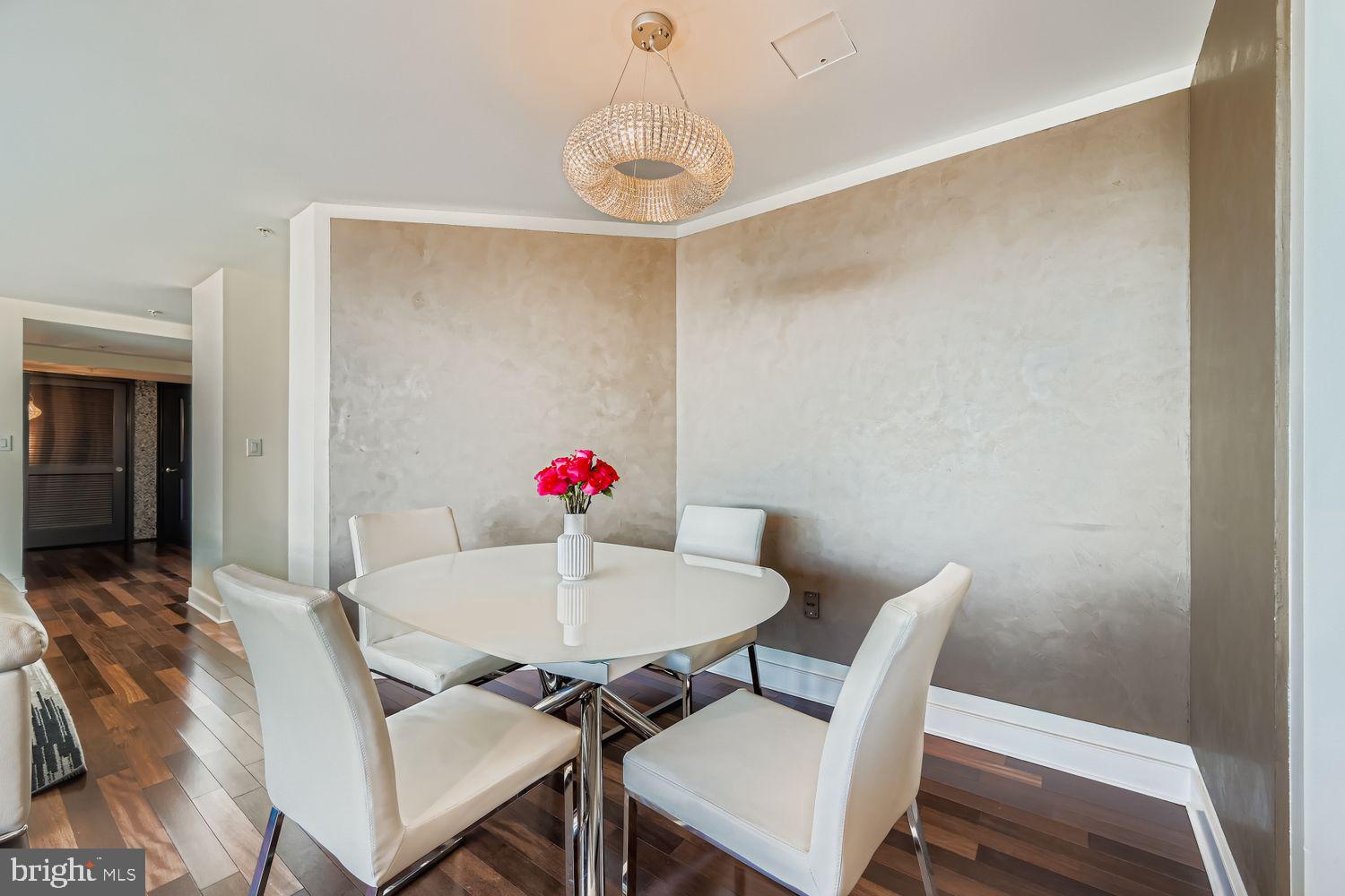 HARBOR EAST - Residential