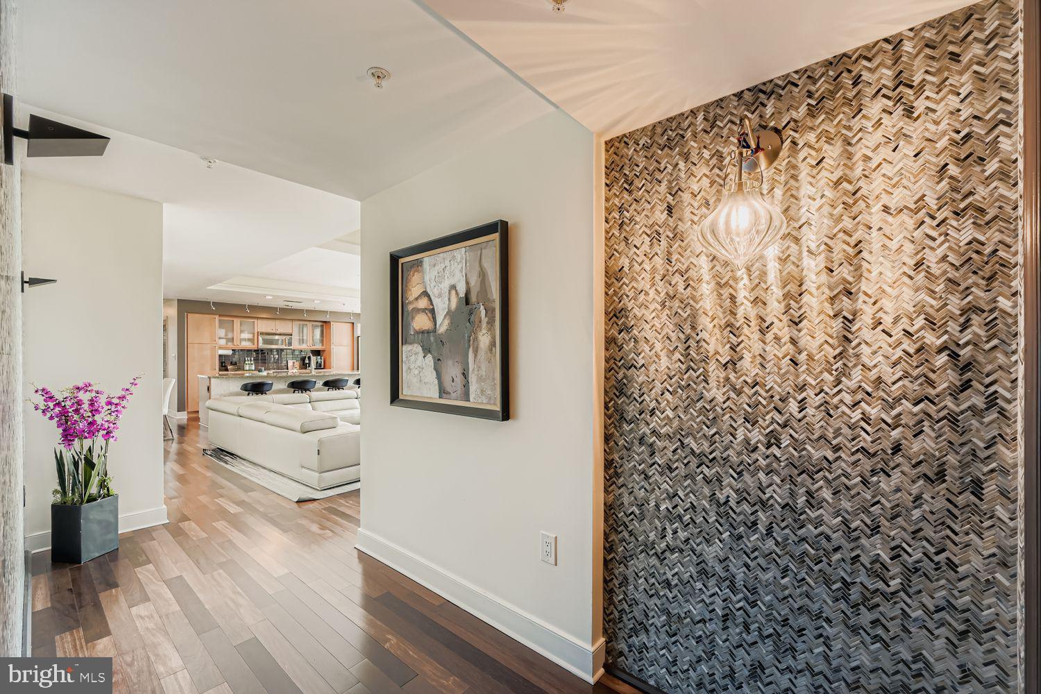 HARBOR EAST - Residential