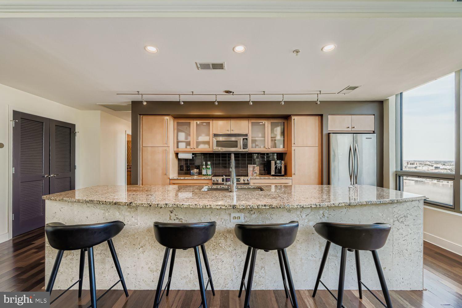 HARBOR EAST - Residential