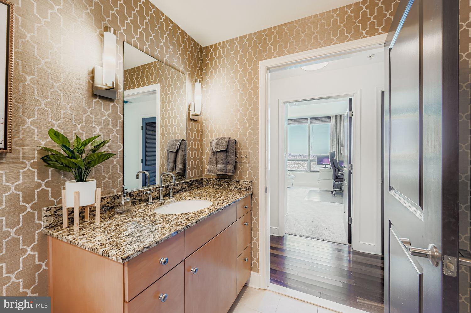 HARBOR EAST - Residential