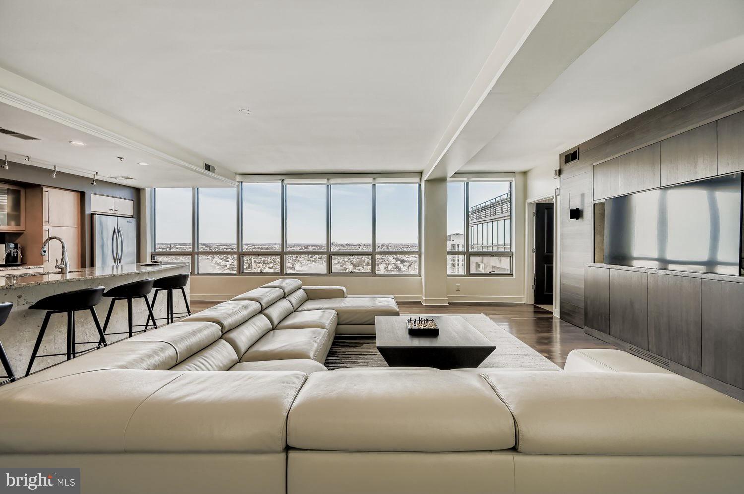 HARBOR EAST - Residential