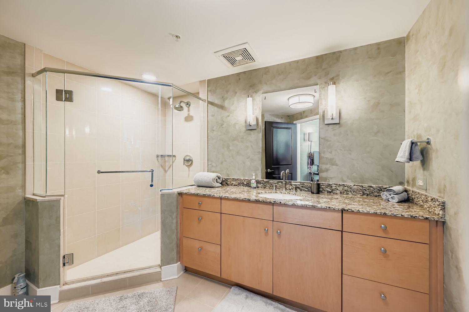 HARBOR EAST - Residential