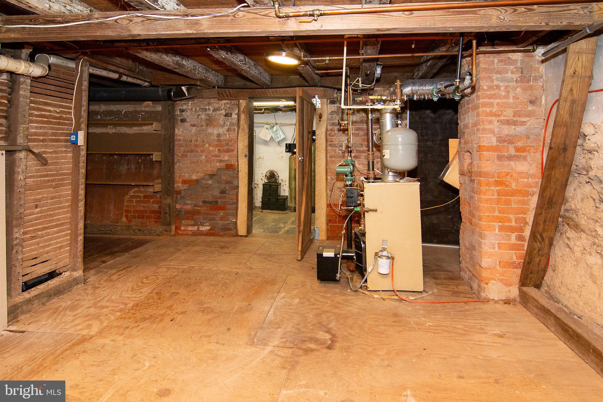 TWIN LAKES - Residential