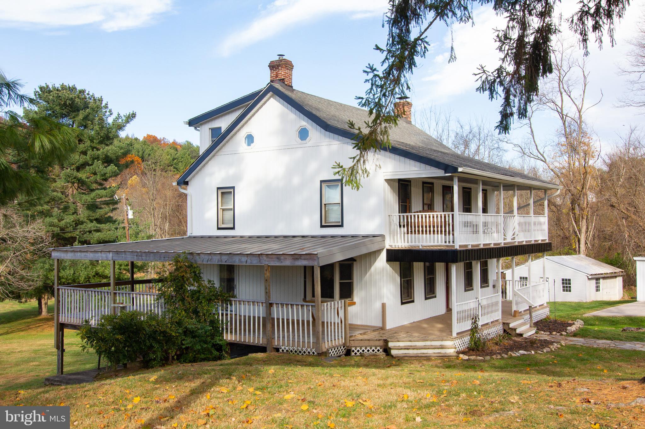 TWIN LAKES - Residential