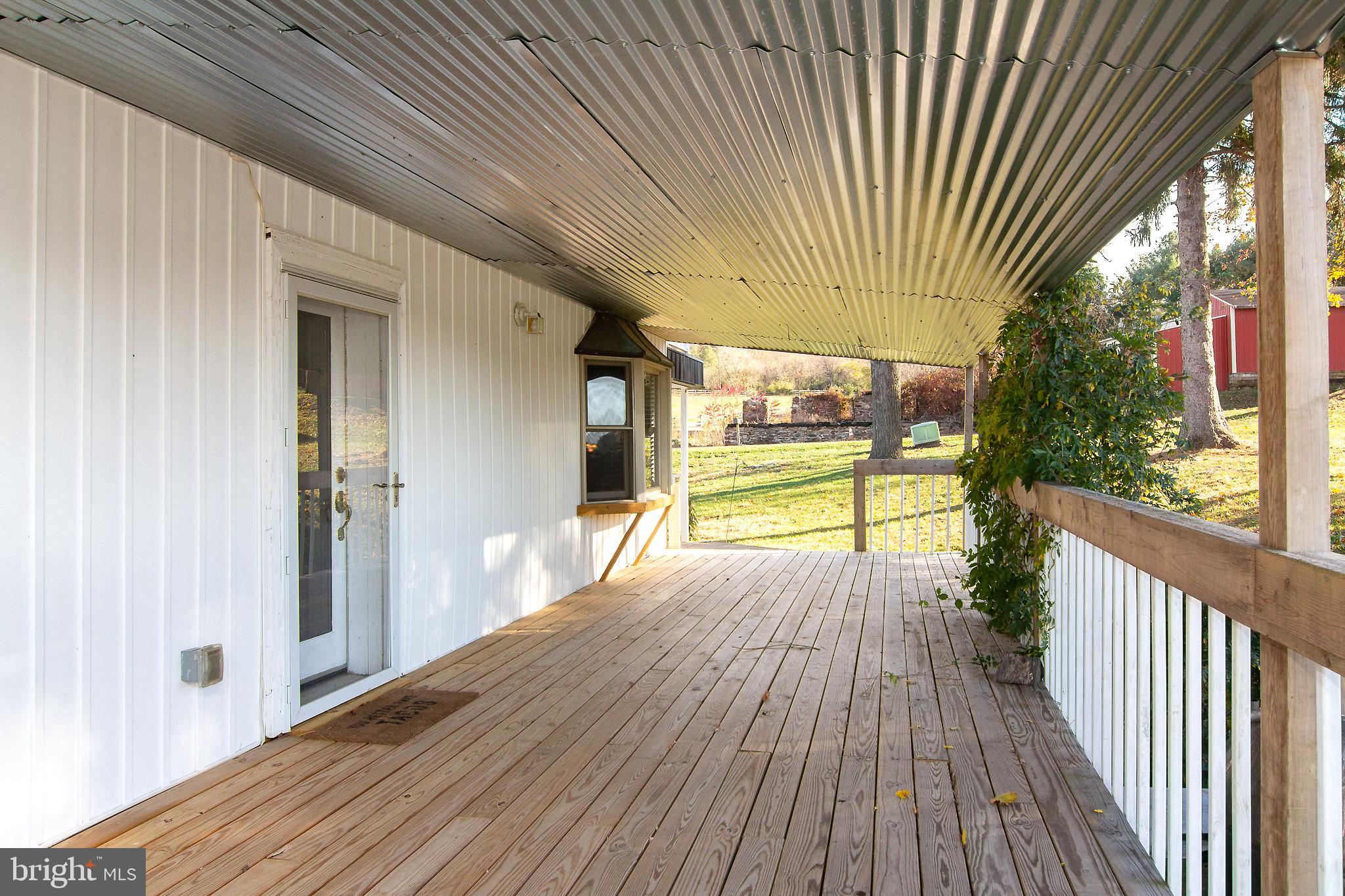 TWIN LAKES - Residential