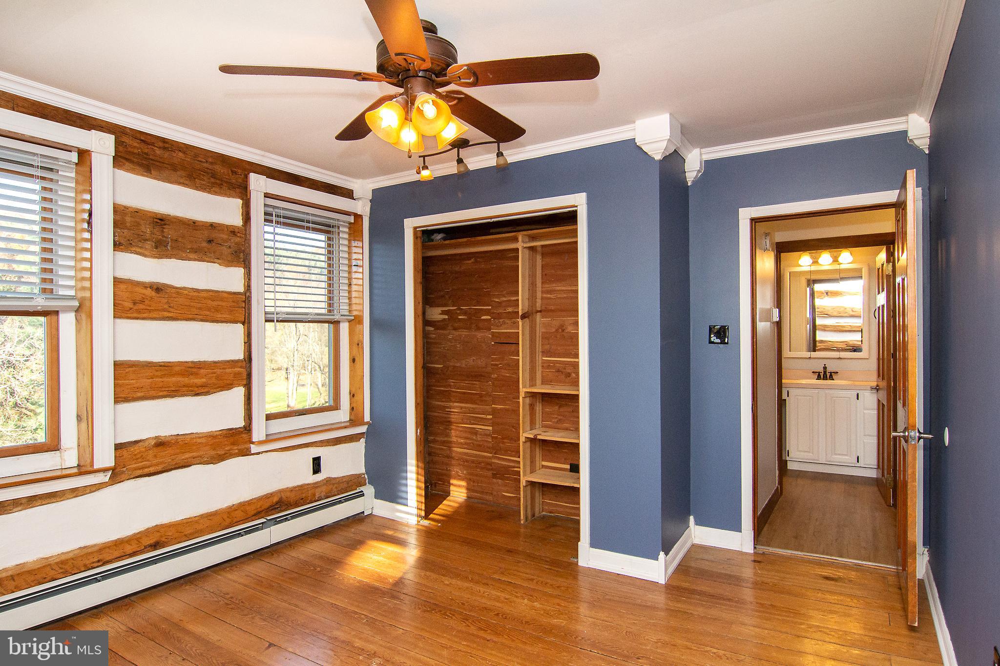 TWIN LAKES - Residential