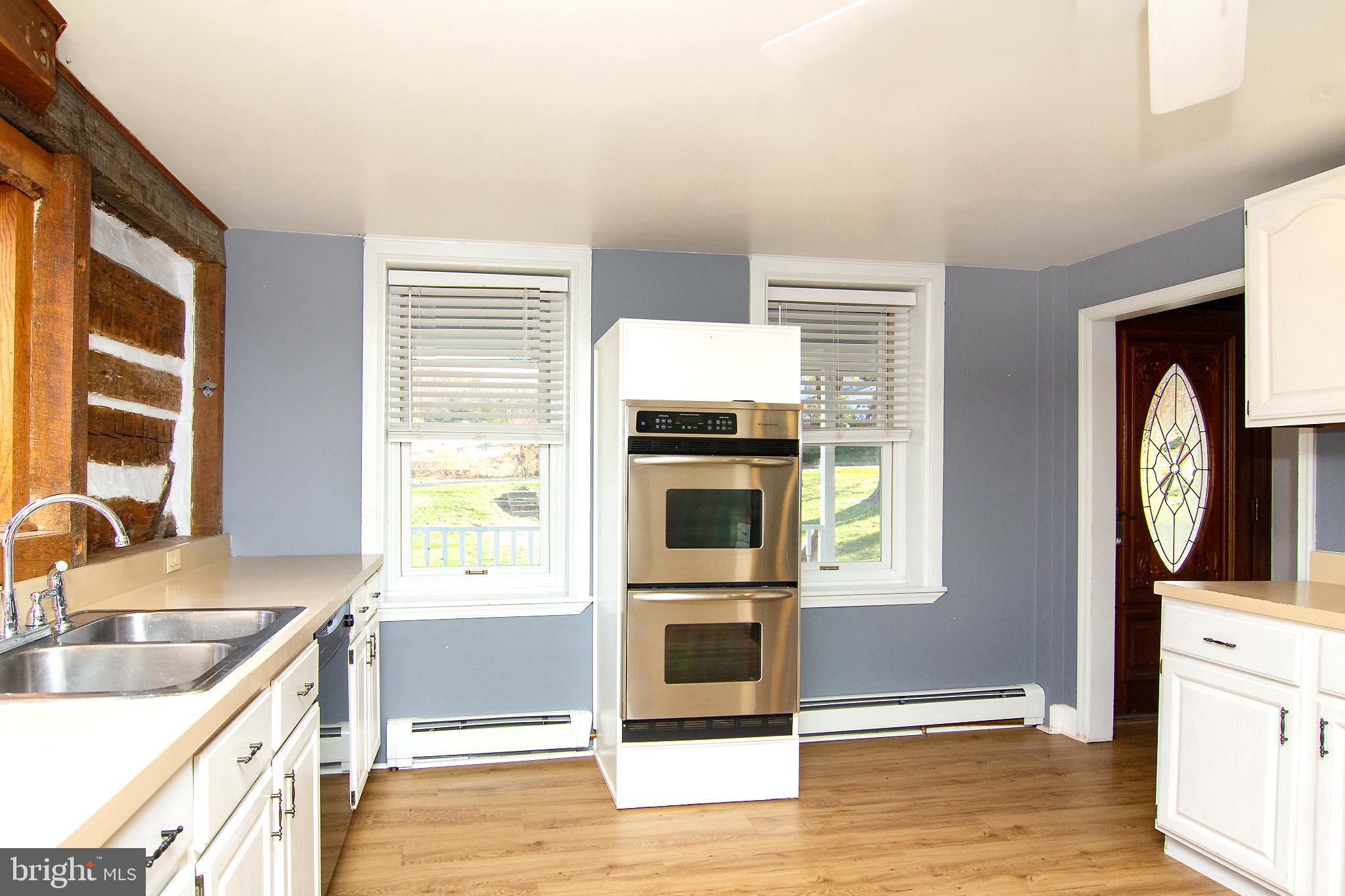 TWIN LAKES - Residential