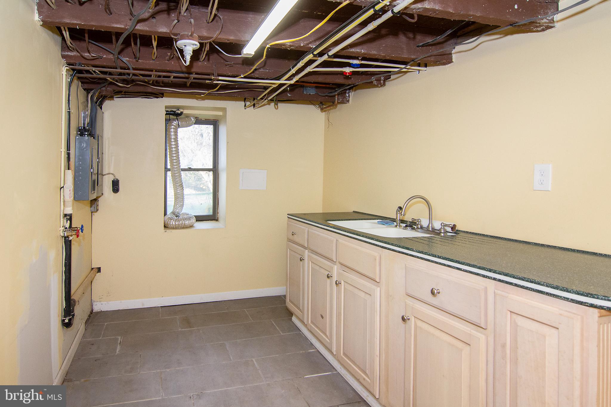 TWIN LAKES - Residential