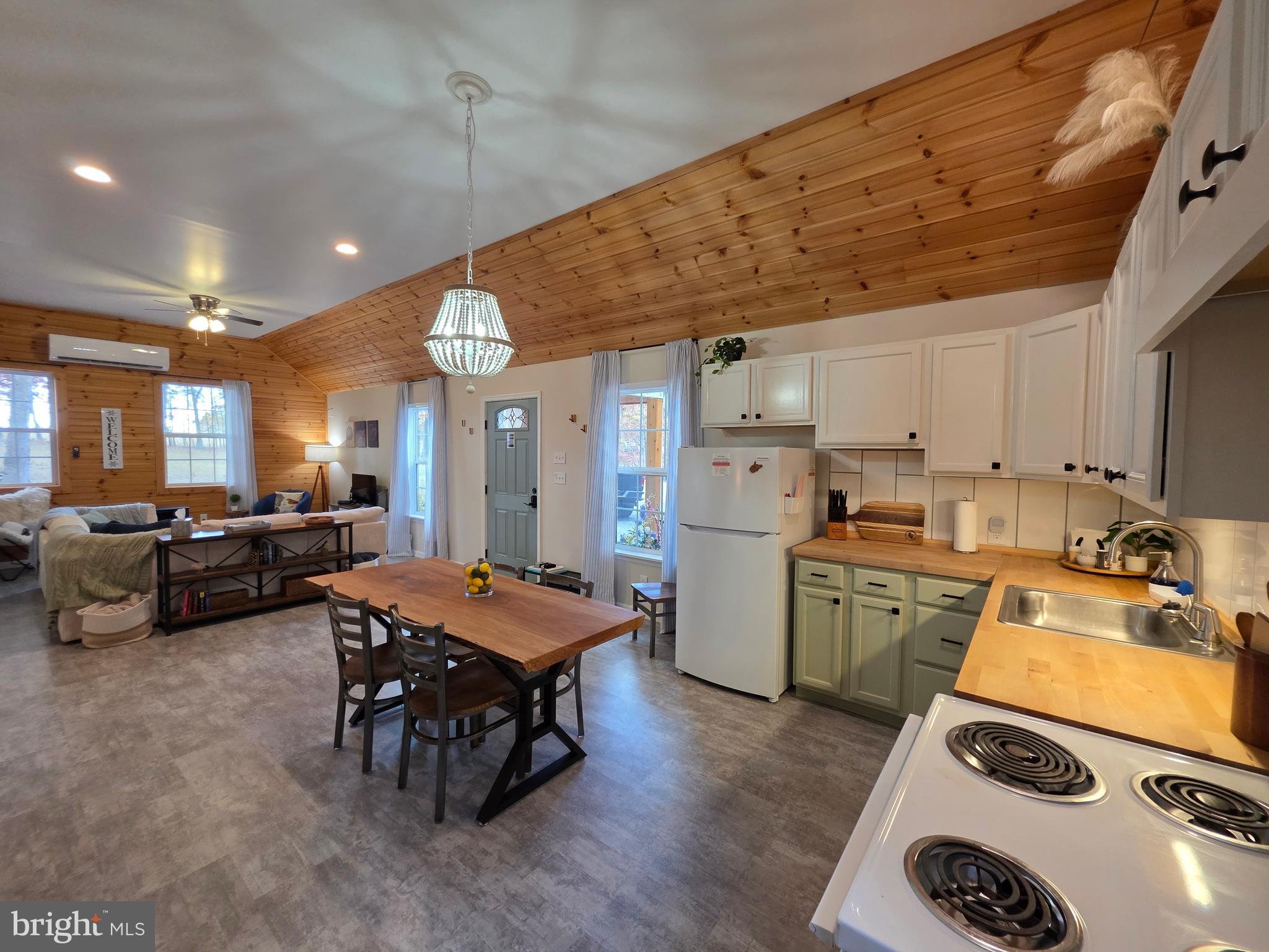 SLEEPY CREEK FARMS - Residential