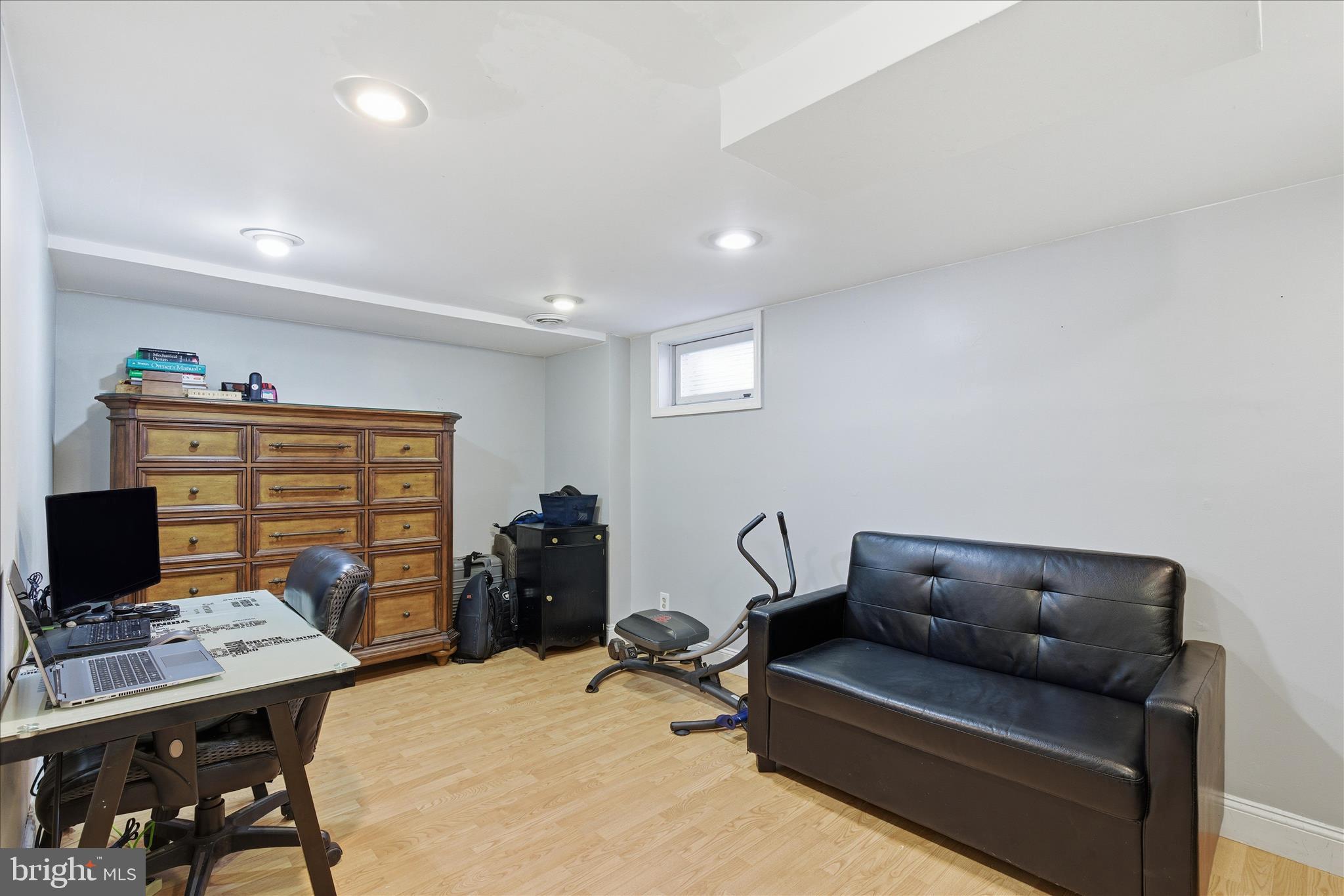 DONNA LEE GARDENS - Residential Lease