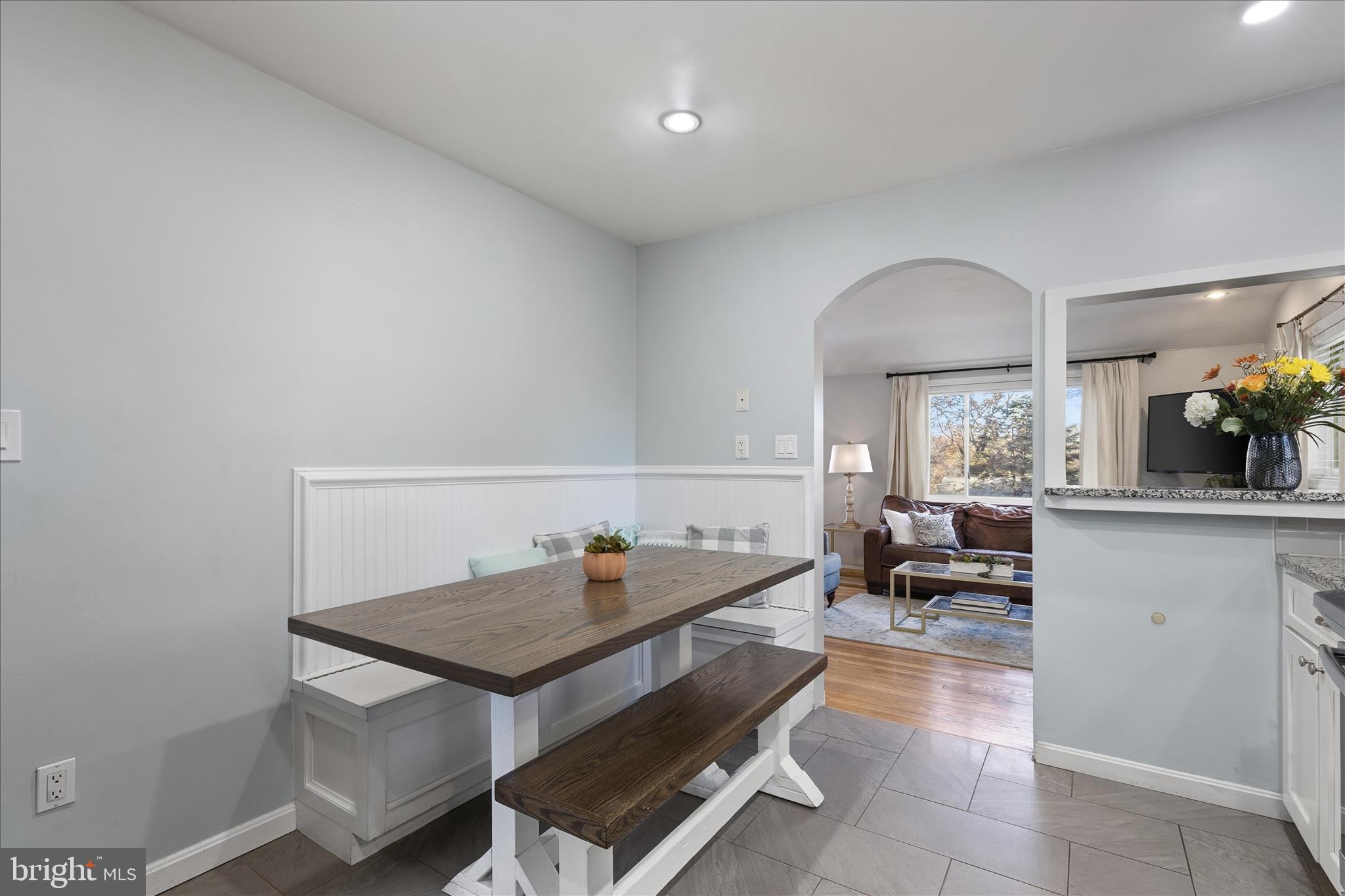 DONNA LEE GARDENS - Residential Lease