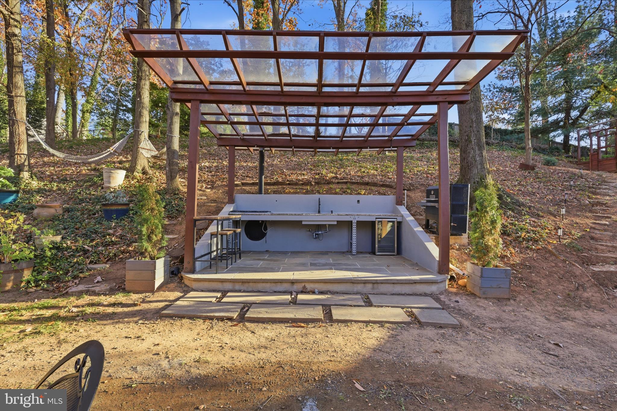 DONNA LEE GARDENS - Residential Lease